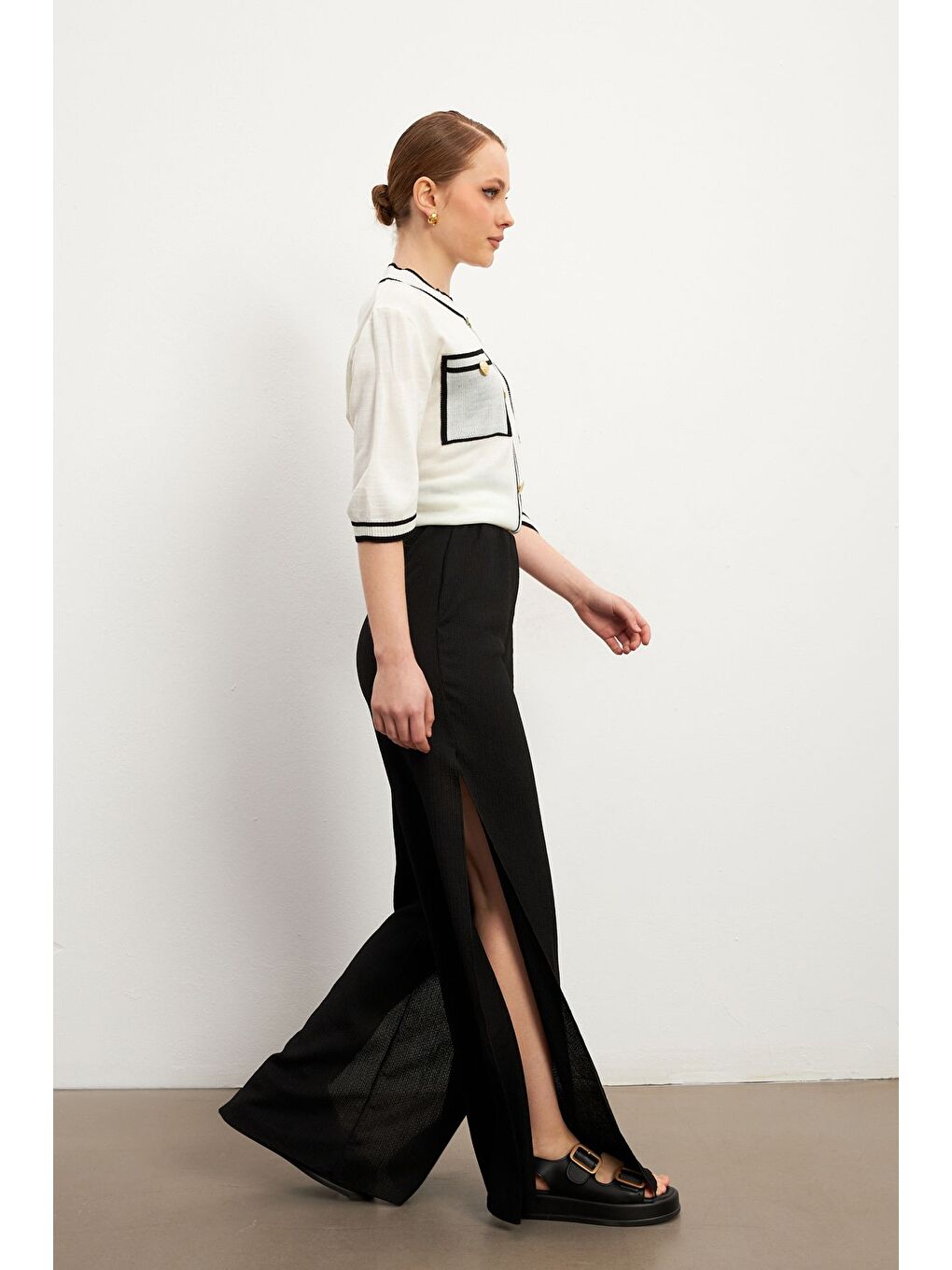 Kadın Siyah Yırtmaç Detaylı Krinkıl Pantolon-4