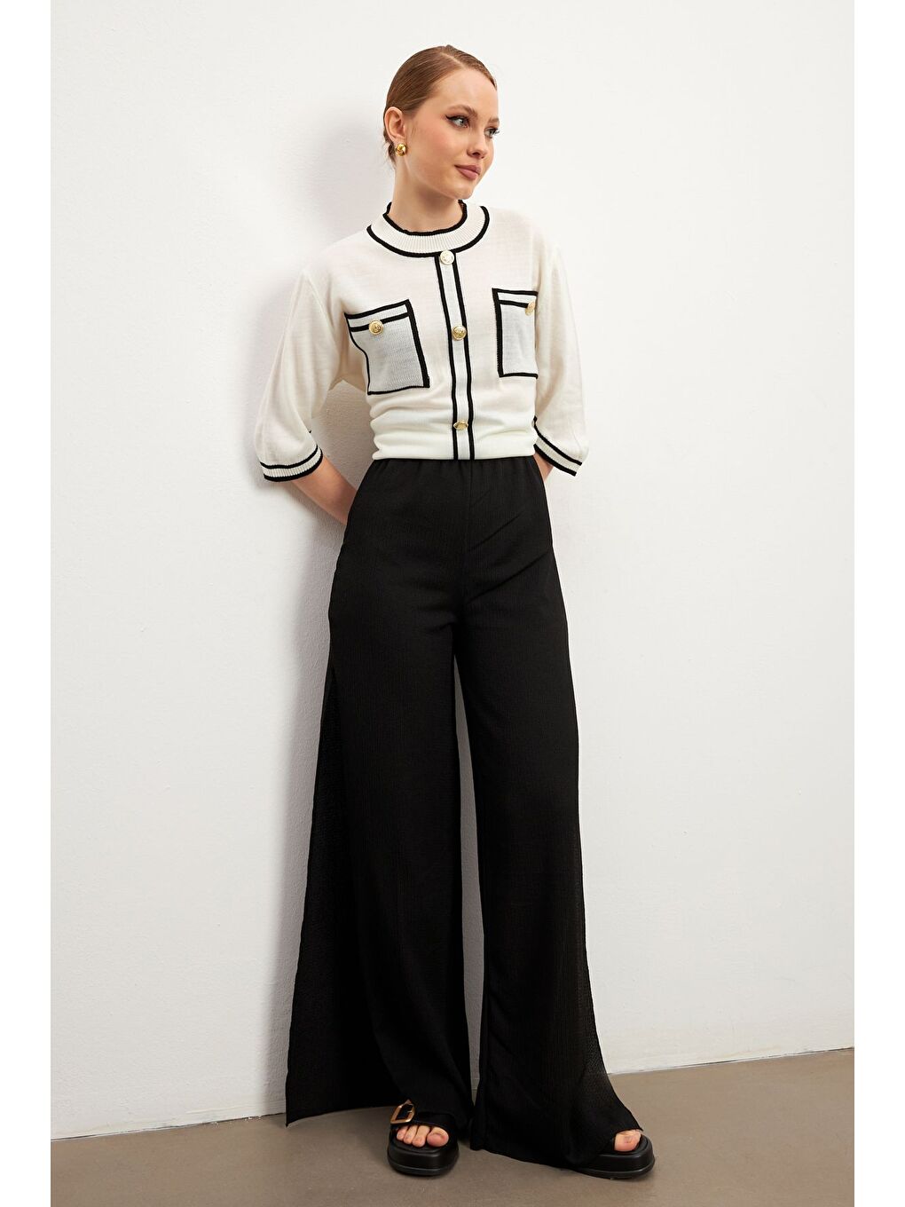 Kadın Siyah Yırtmaç Detaylı Krinkıl Pantolon-5