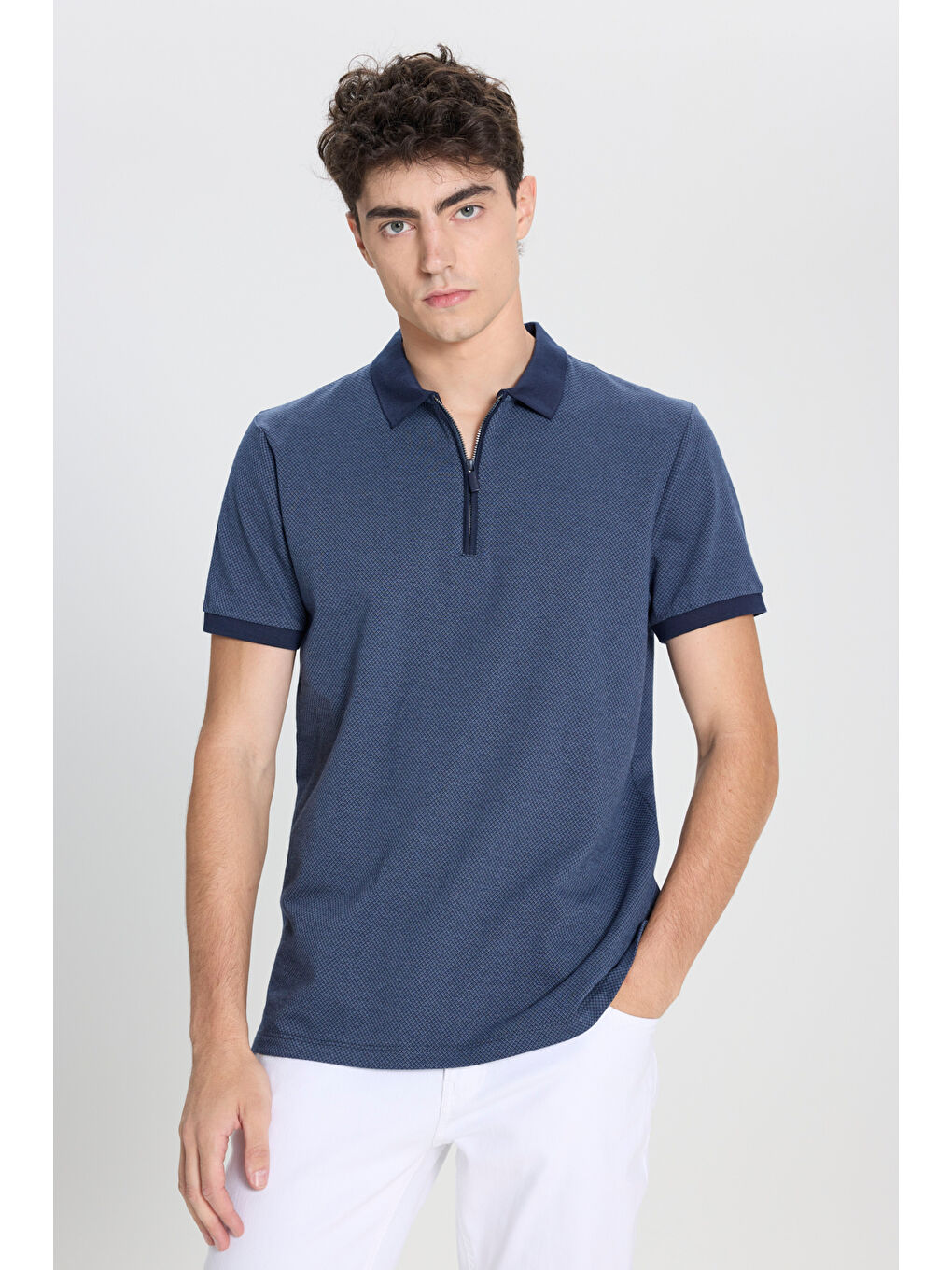 Erkek Lacivert Slim Fit Dar Kesim Polo Yaka Jakarlı Tişört-3