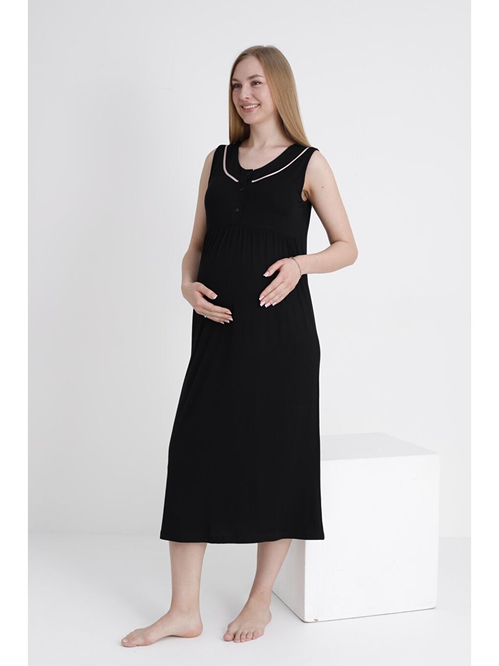 Siyah Sabahlıklı Emzirmeye Uygun Şerit Detaylı Hamile ve Lohusa Sıfır Kol Gecelik Takımı-2