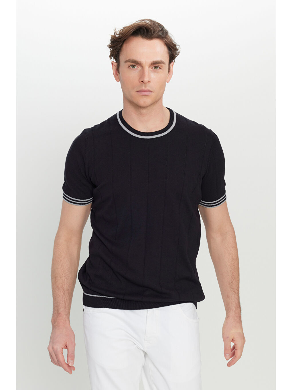 Erkek Siyah %100 Pamuk Standart Fit Normal Kesim Bisiklet Yaka Triko Tişört