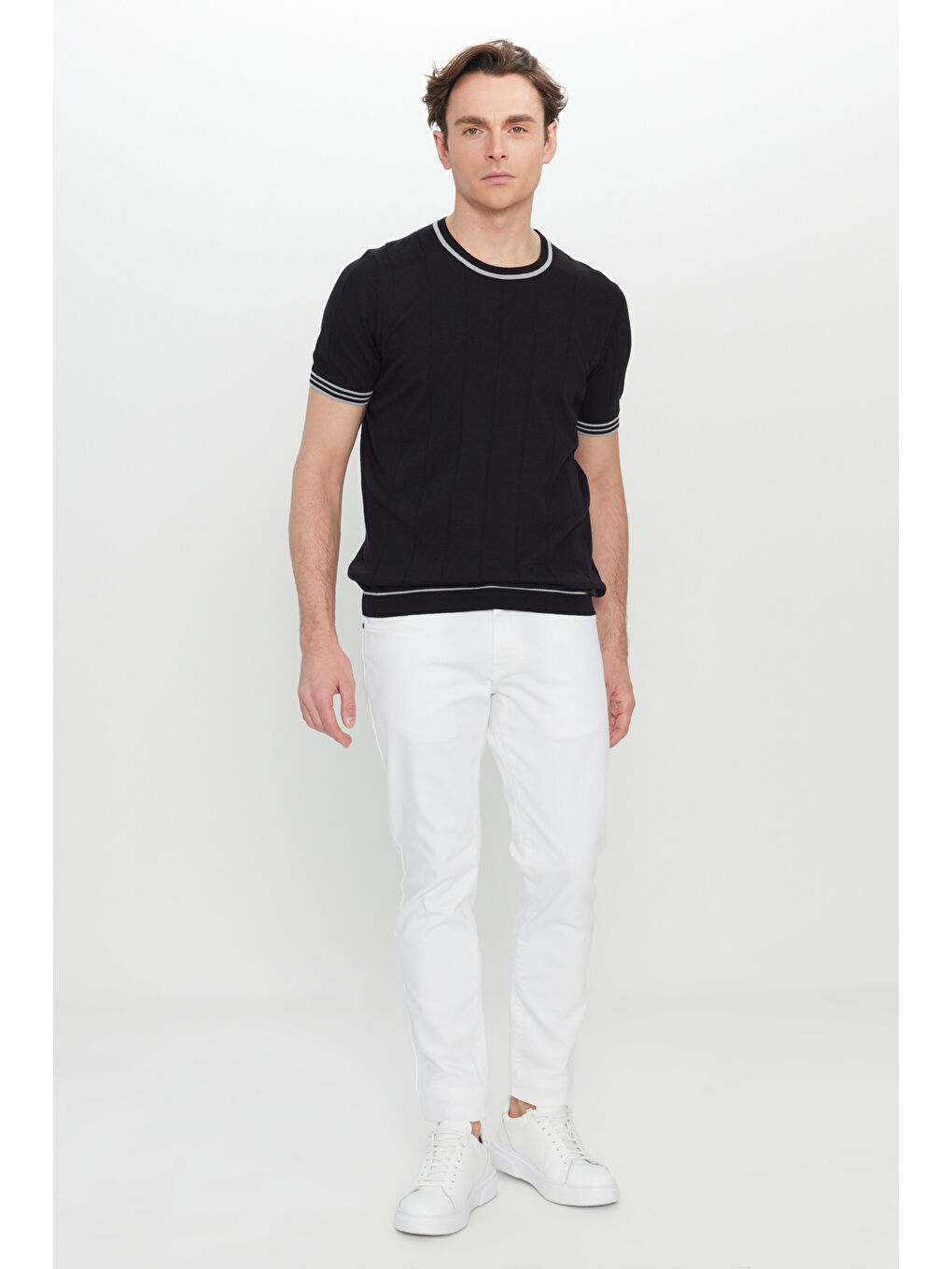 Erkek Siyah %100 Pamuk Standart Fit Normal Kesim Bisiklet Yaka Triko Tişört-1