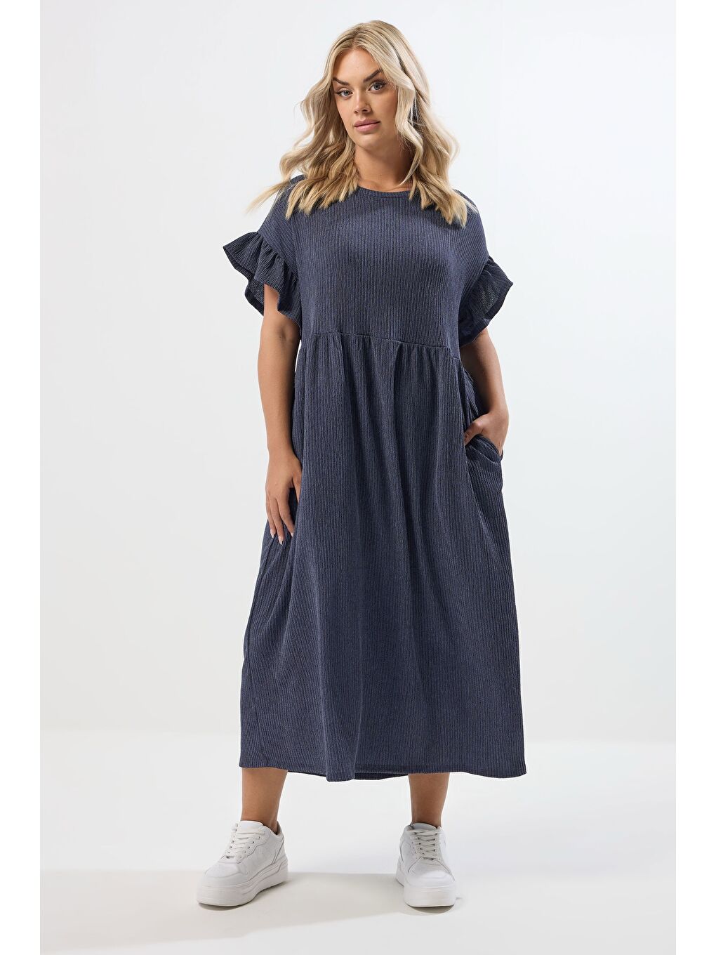 Lacivert Büyük Beden Bisiklet Yaka Kısa Kollu Fırfırlı Uzun Elbise 270342-1