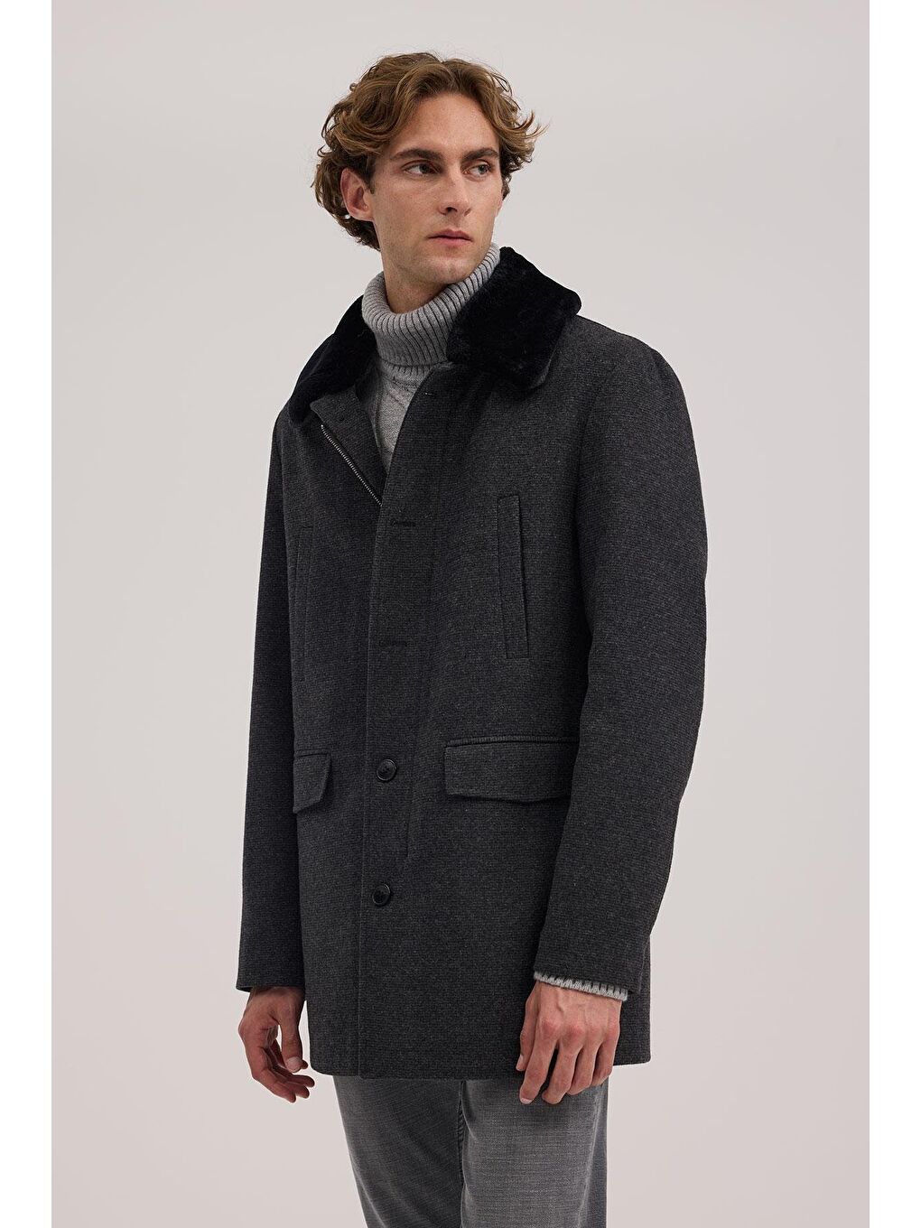 Antrasit Regular Fit Kürklü Yaka Yünlü Kaban