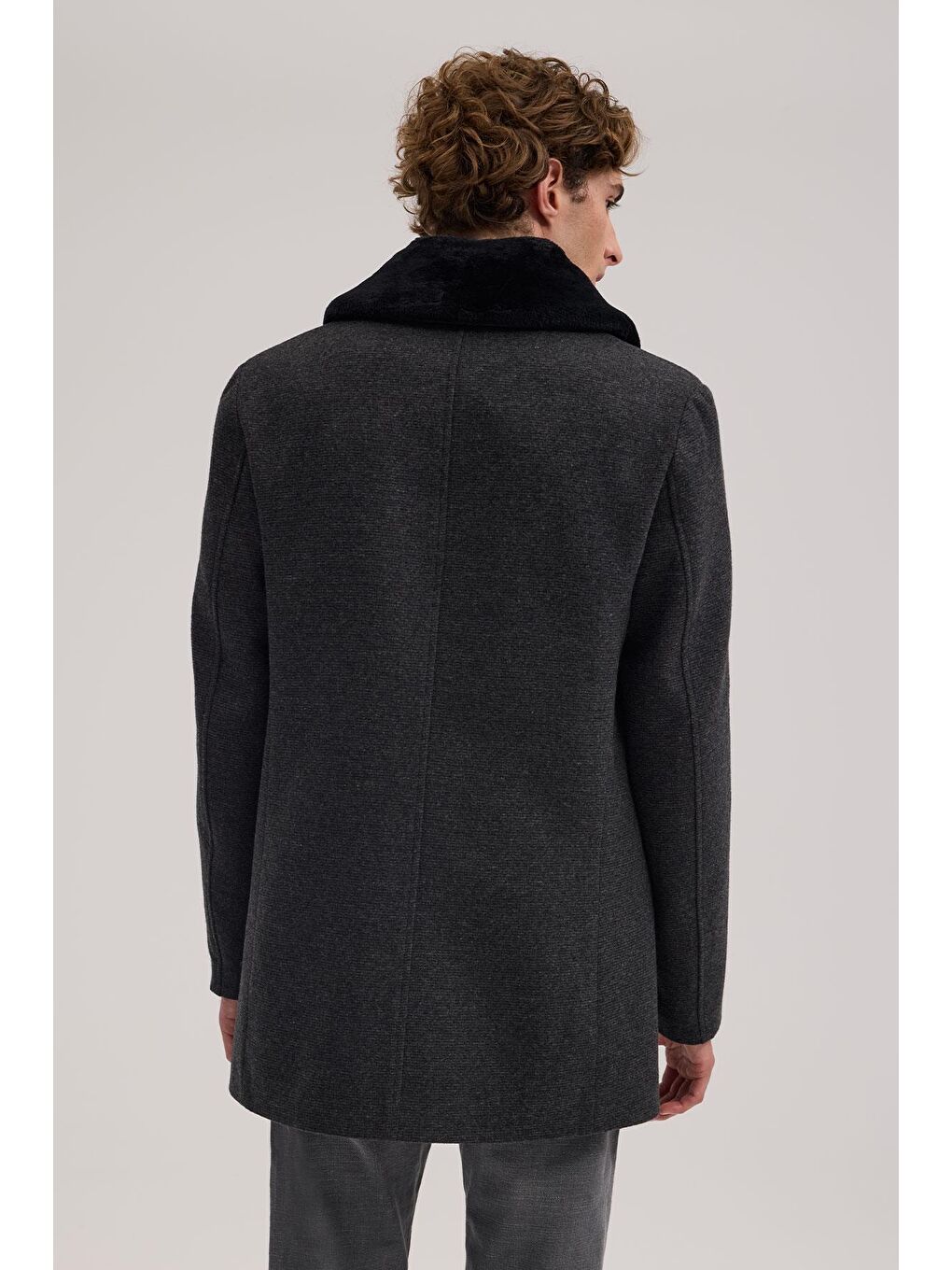 Antrasit Regular Fit Kürklü Yaka Yünlü Kaban-3