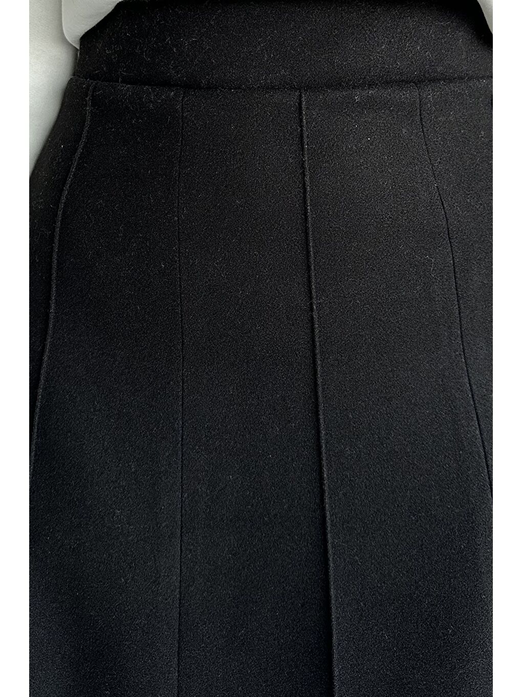 Siyah Bel Lastikli Çimalı Kaşe Tesettür Etek-7