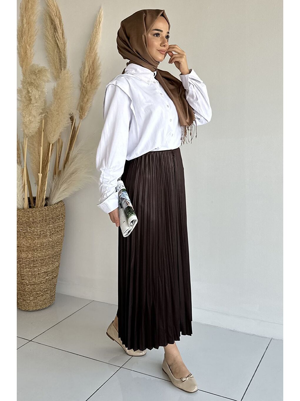 Kahverengi Bel Lastikli Pileli Tesettür Etek-2