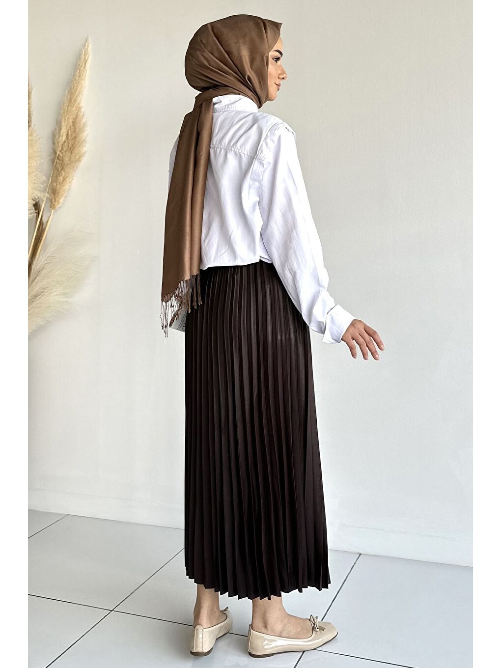 Kahverengi Bel Lastikli Pileli Tesettür Etek-5