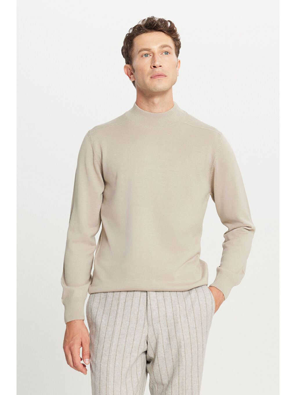 Erkek Bej Yünlü Standart Fit Normal Kesim Yarım Balıkçı Yaka Basic Triko Kazak