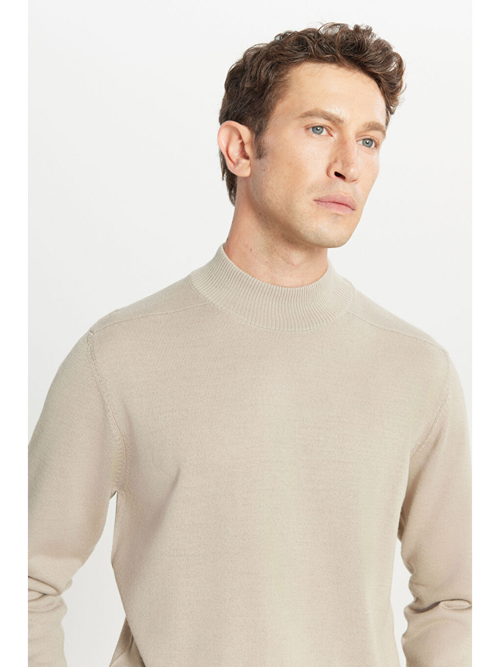 Erkek Bej Yünlü Standart Fit Normal Kesim Yarım Balıkçı Yaka Basic Triko Kazak-3