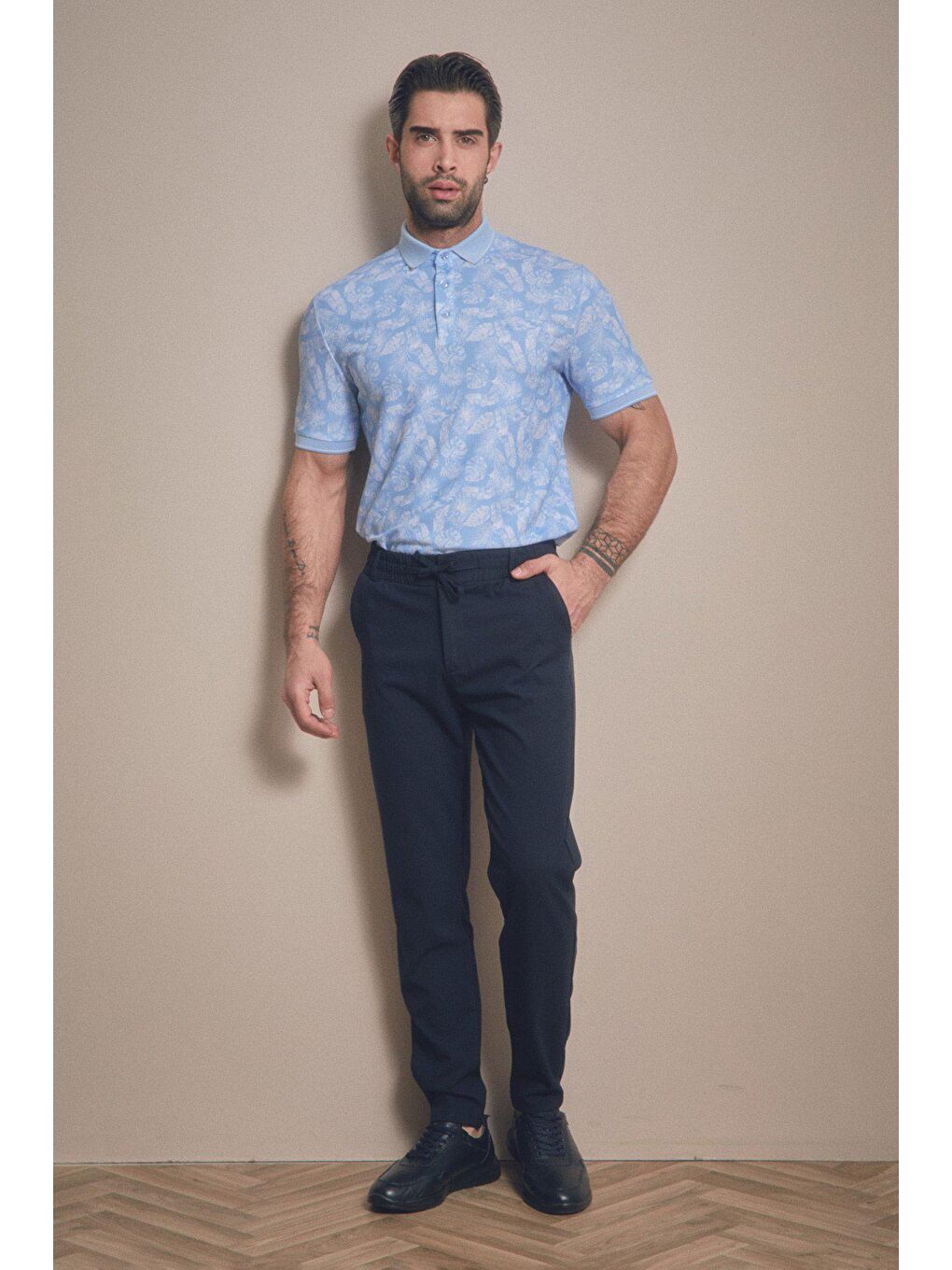 Mavi Yaprak Basılı Polo Yaka Tişört-2