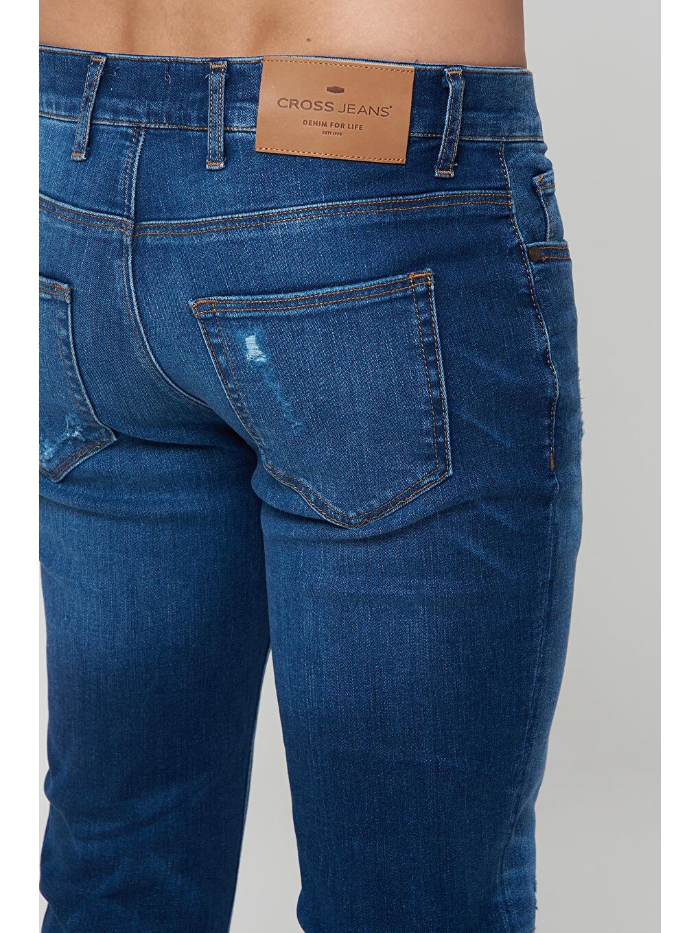 Orta Mavi Slim Yıpratma ve Yama Detaylı Düğmeli Pantolon E 4405-006-4