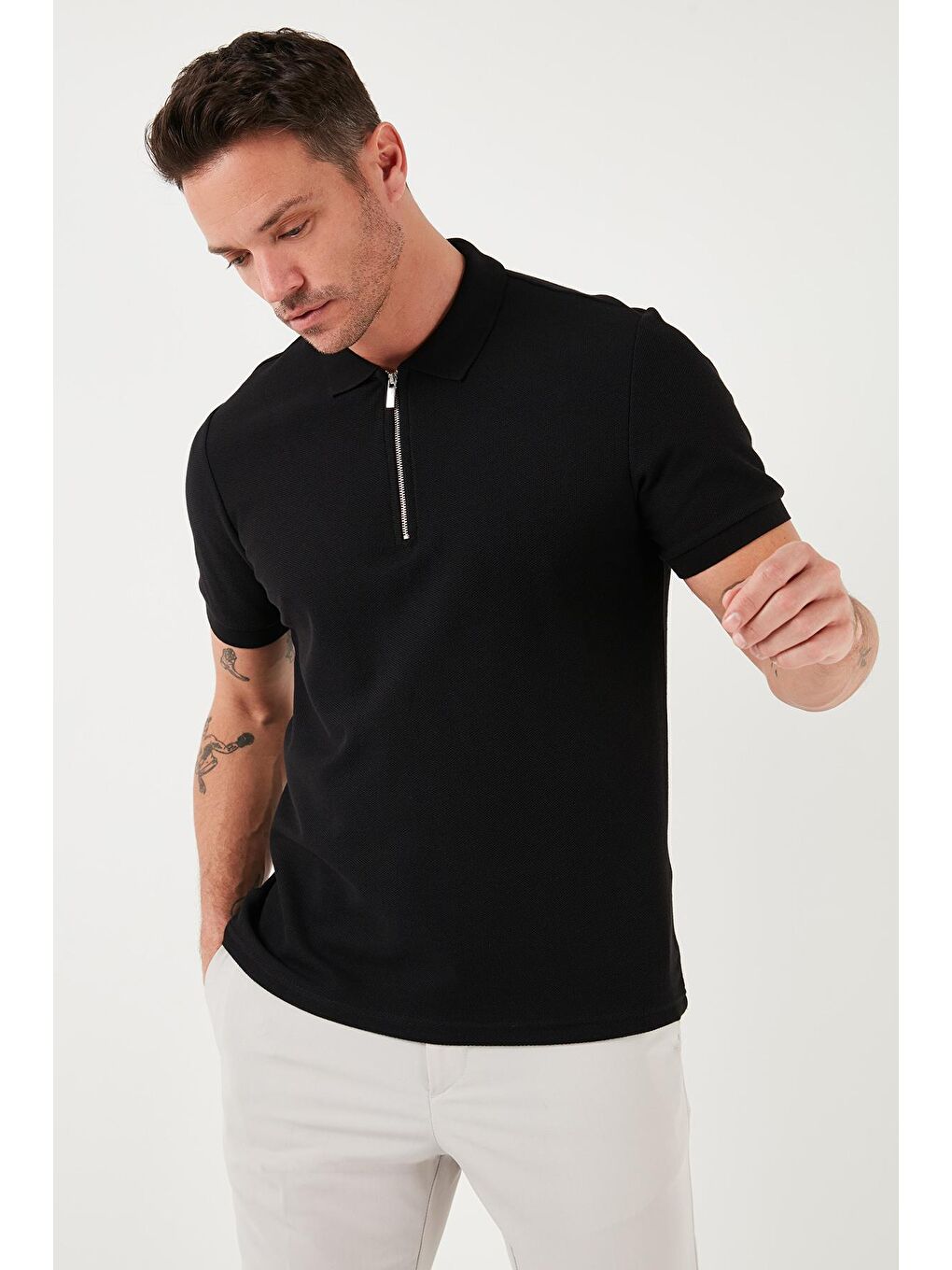 Siyah Pamuklu Regular Fit Fermuarlı Polo Yaka %100 Pamuk Tişört 5902434-2