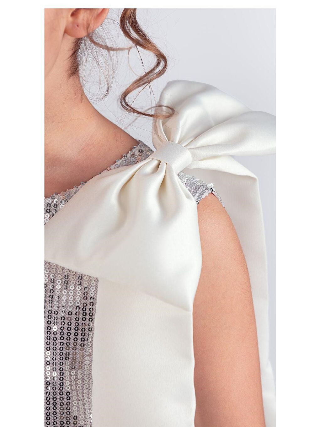 Gri Yaka Fiyonk Pul Payet Kumaşlı Kız Çocuk Abiye Elbise M00702-9