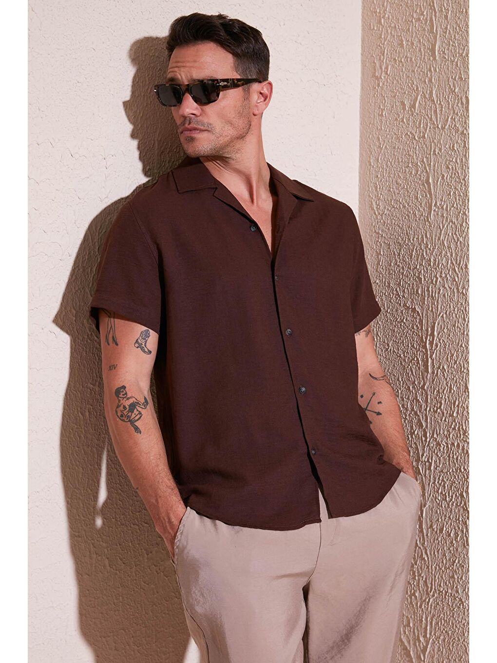 Kahverengi Keten Görünümlü Kısa Kollu Apaş Yaka Regular Fit Gömlek CF23S116775-1