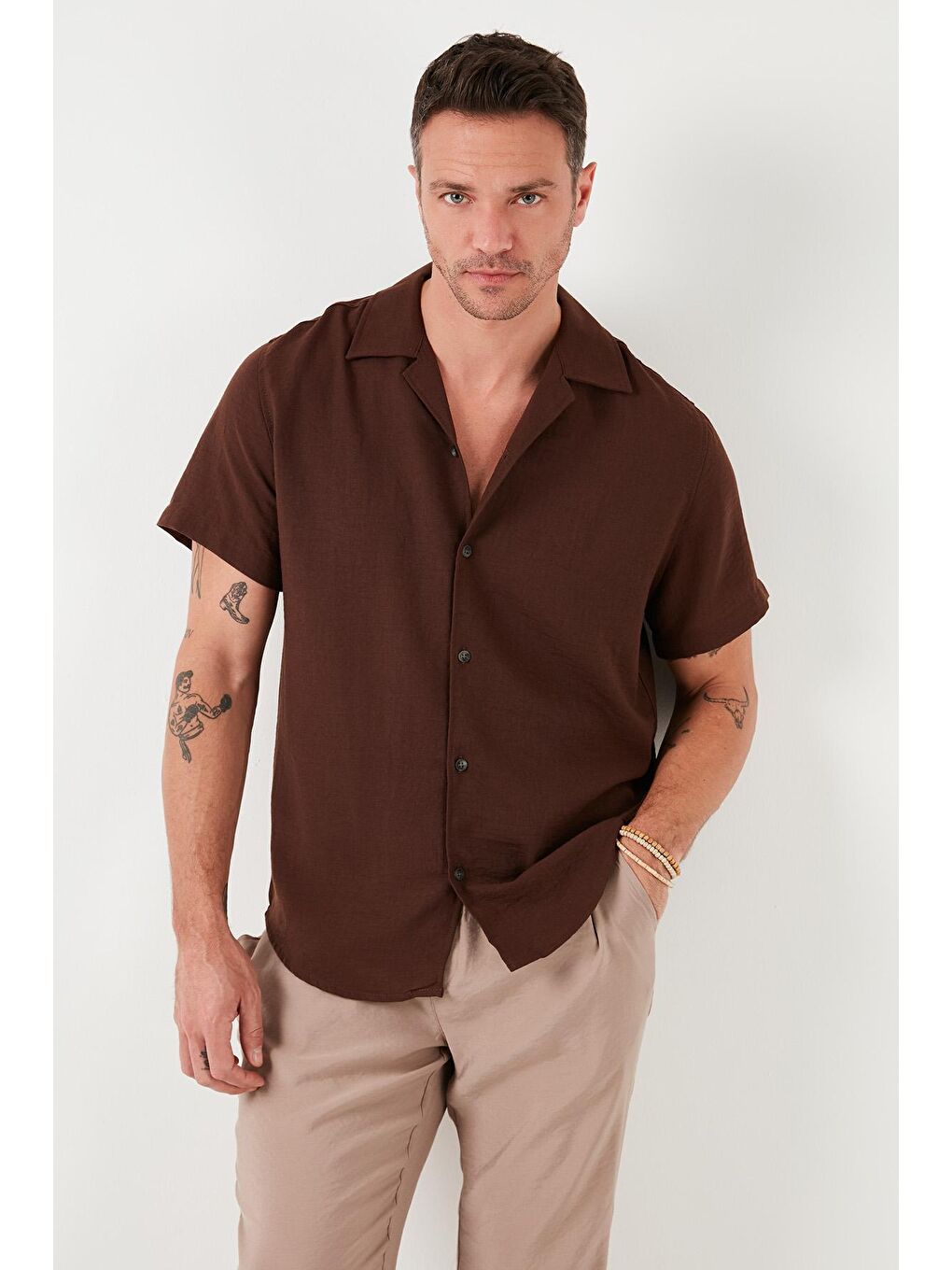 Kahverengi Keten Görünümlü Kısa Kollu Apaş Yaka Regular Fit Gömlek CF23S116775-2