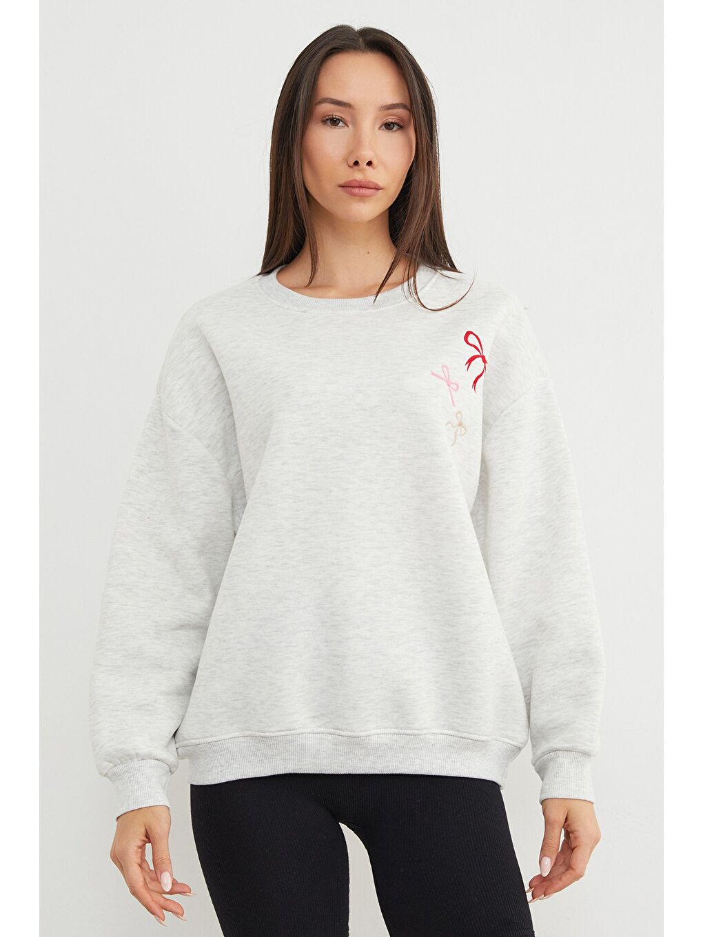 Gri 3 İplik Fiyonk Nakışlı Oversize Sweatshirt-1
