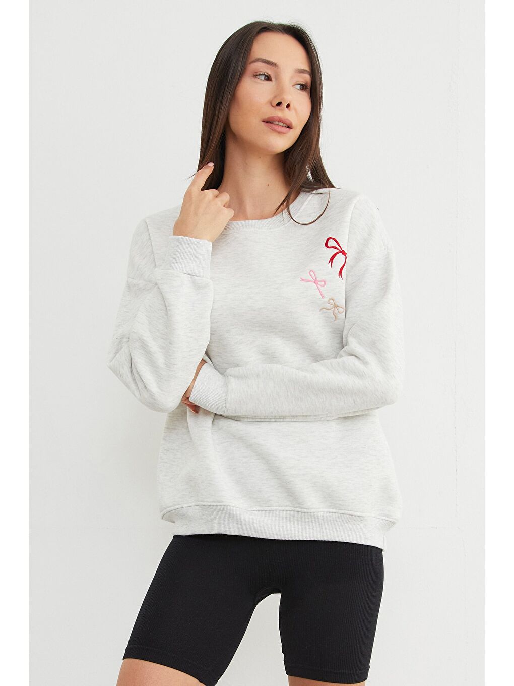 Gri 3 İplik Fiyonk Nakışlı Oversize Sweatshirt-3