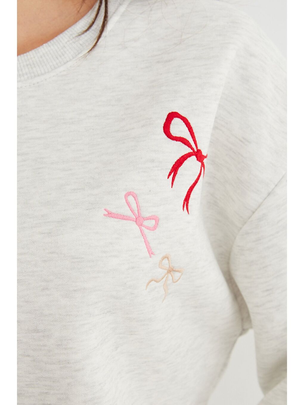 Gri 3 İplik Fiyonk Nakışlı Oversize Sweatshirt-4
