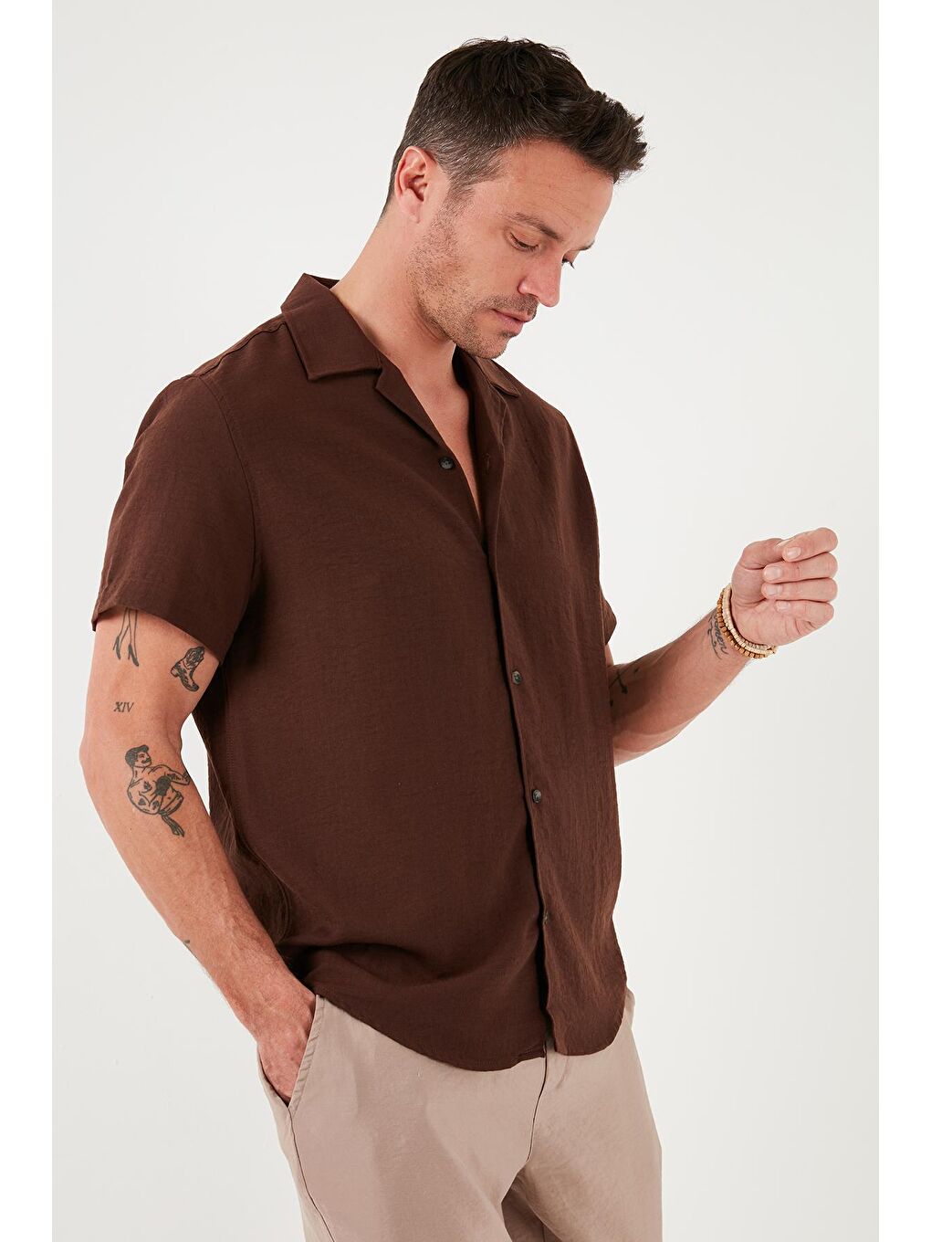 Kahverengi Keten Görünümlü Kısa Kollu Apaş Yaka Regular Fit Gömlek CF23S116775-3
