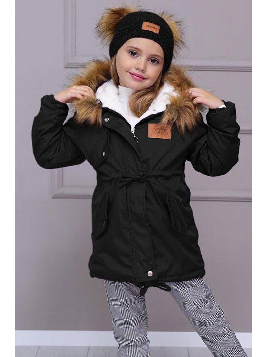 Kız Çocuk Kürk Kapşonlu Cepli İp Detaylı Mont ve Bereli Siyah Alt Üst Takım-3