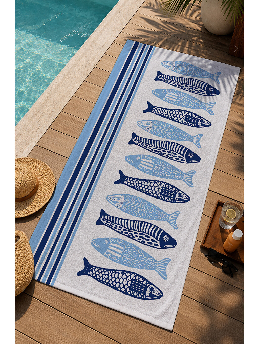 Milbay Grup Beyaz Mavi Çizgili Balık Desenli 70x150 Cm Dijital Plaj Ve Banyo Havlusu-37234-2