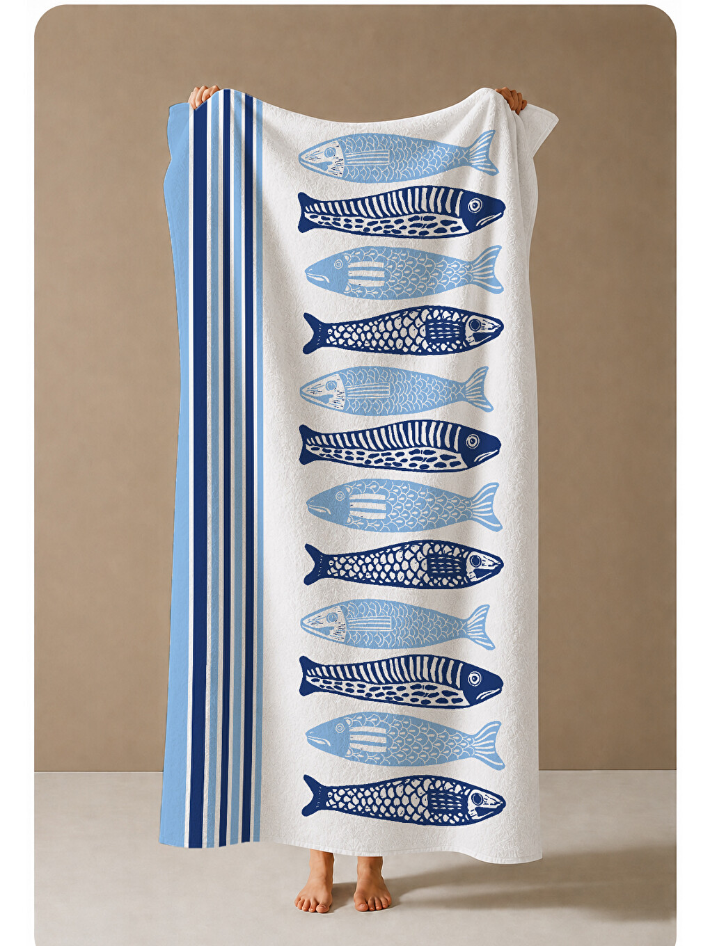 Milbay Grup Beyaz Mavi Çizgili Balık Desenli 70x150 Cm Dijital Plaj Ve Banyo Havlusu-37234-3