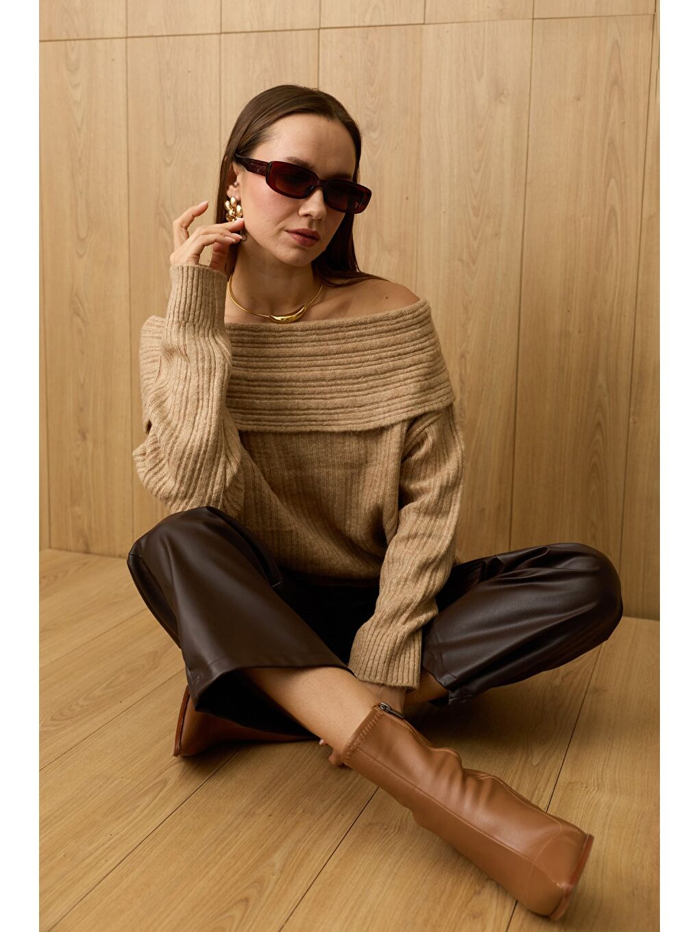 Bej Basic Madonna Yaka Salaş Triko Kazak-3