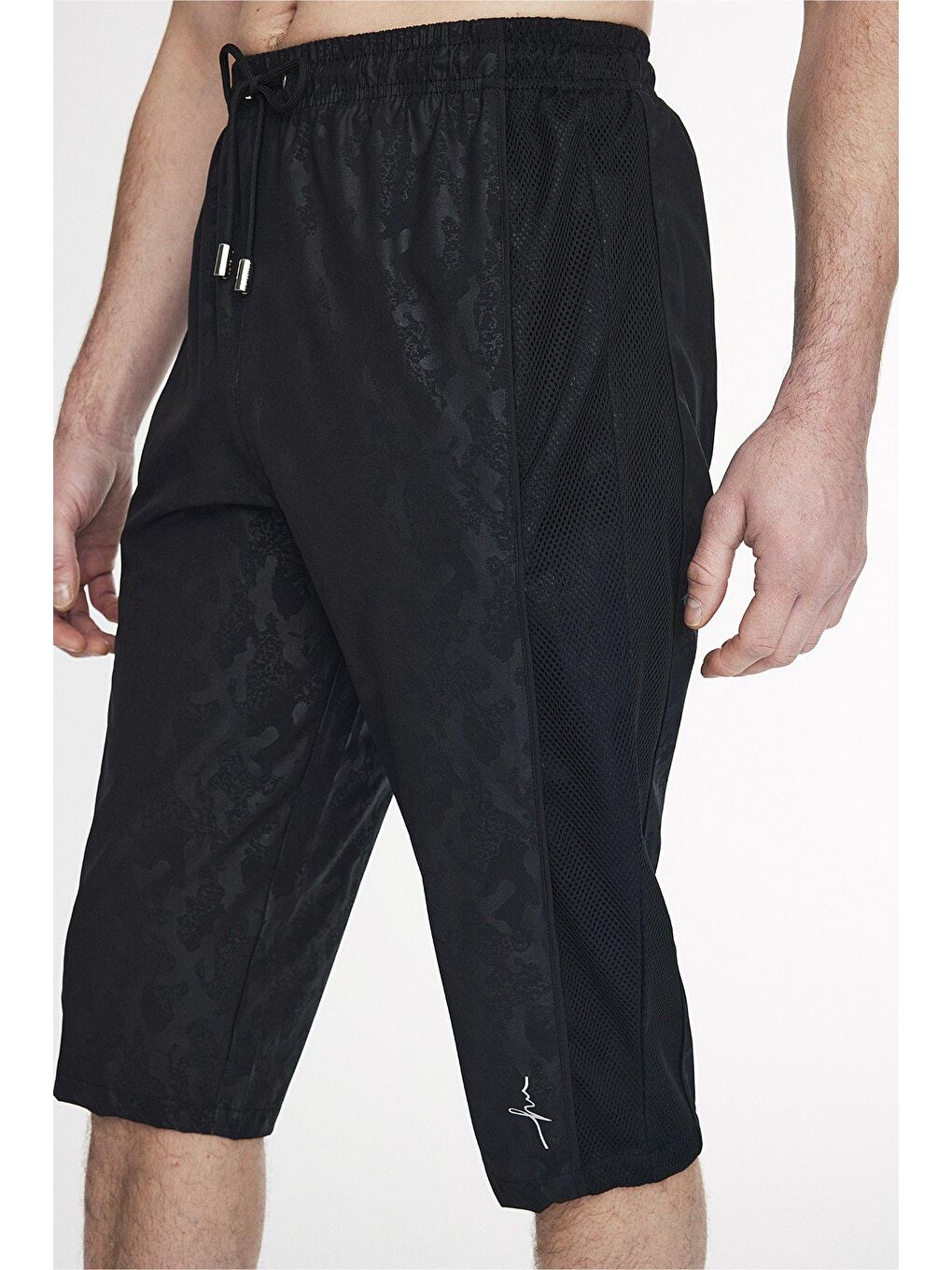 Kamuflaj Desenli File Detaylı Siyah Uzun Erkek Havuz Ve Deniz Şortu 6009-1