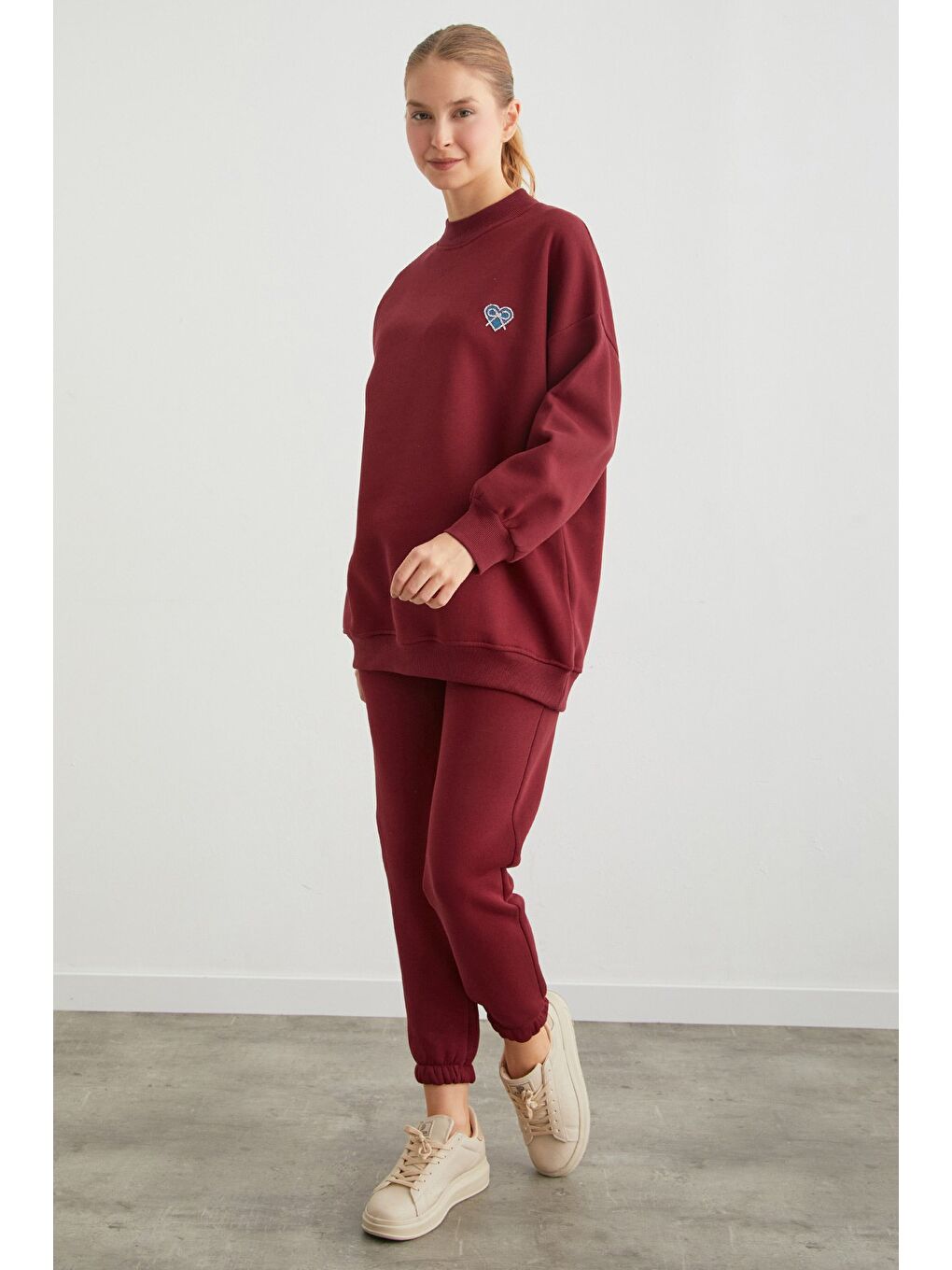 Bordo 3 İplik Kurdele Taş İşlemeli Oversize Sweatshirt-3