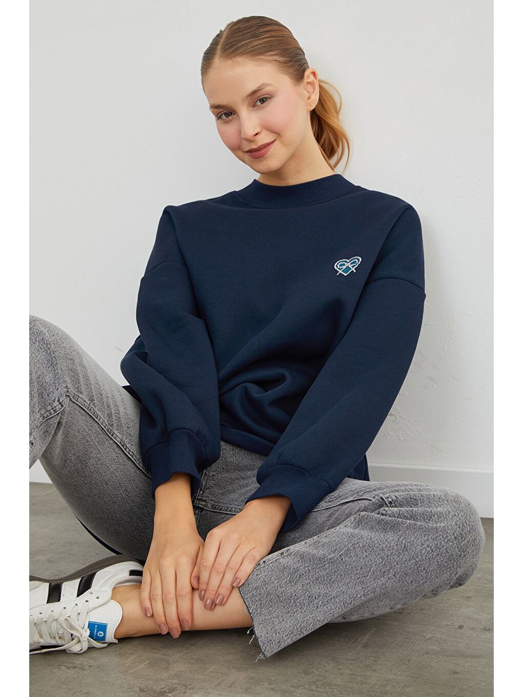 Lacivert 3 İplik Kurdele Taş İşlemeli Oversize Sweatshirt