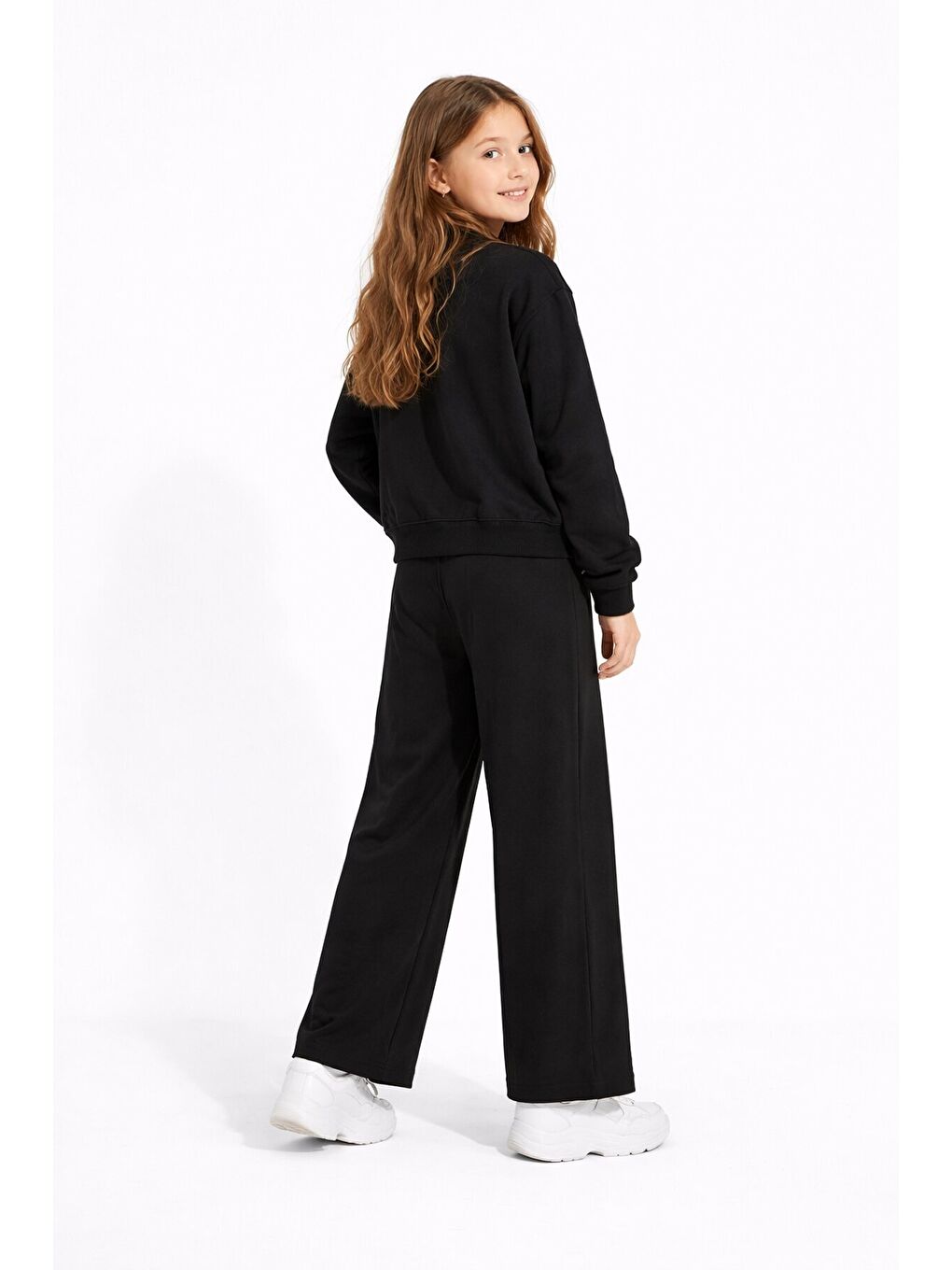 Siyah Logo Detaylı Düğmeli Hırkalı Kız Çocuk Yırtmaçlı Pantolonlu 3lü Takım 23732-4
