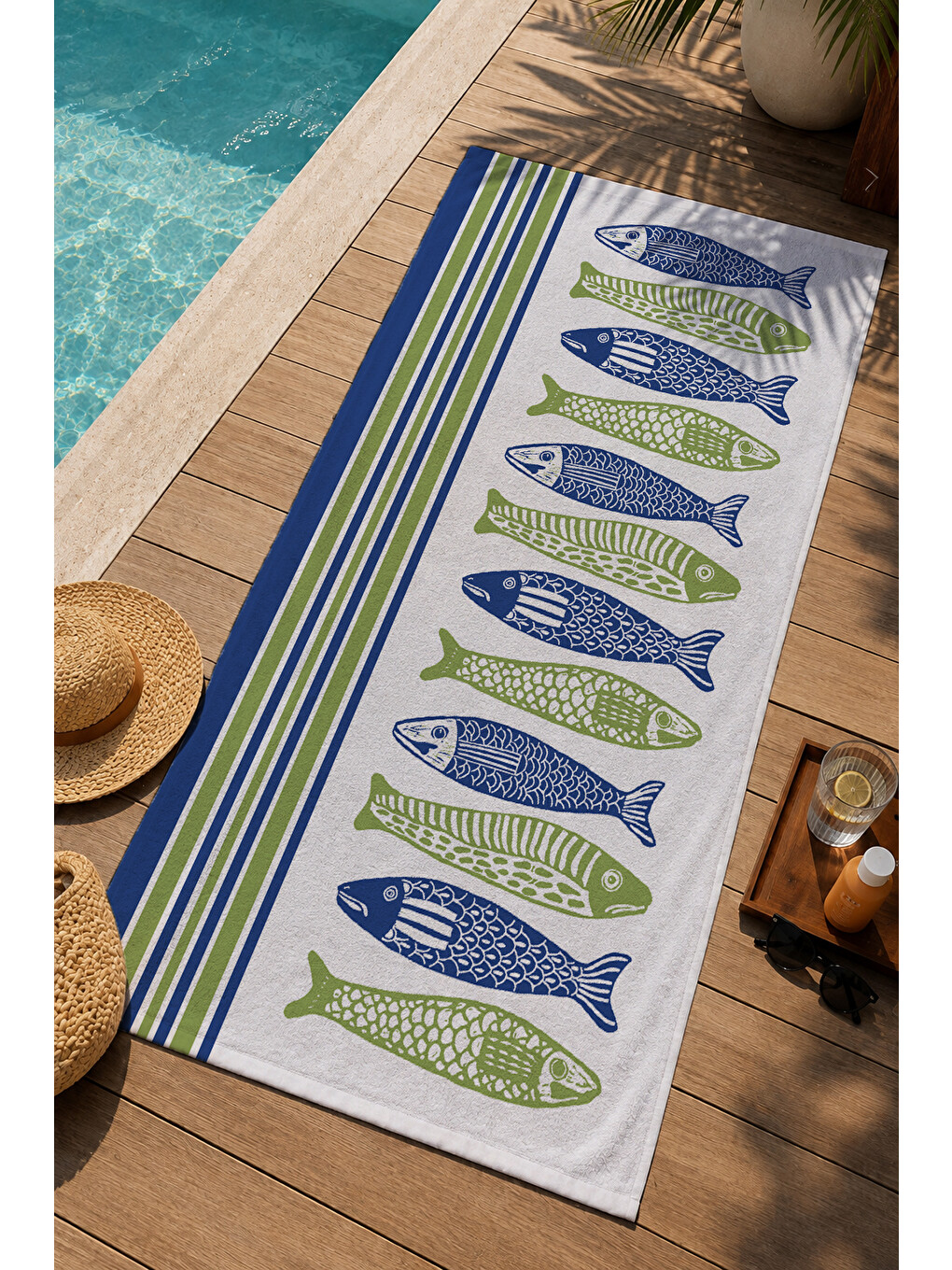 Milbay Grup Beyaz Yeşil Mavi Çizgili Balık Desenli 70x150 Cm Dijital Plaj Ve Banyo Havlusu-5233-2