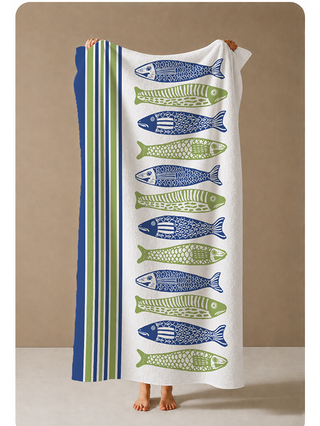 Milbay Grup Beyaz Yeşil Mavi Çizgili Balık Desenli 70x150 Cm Dijital Plaj Ve Banyo Havlusu-5233-3