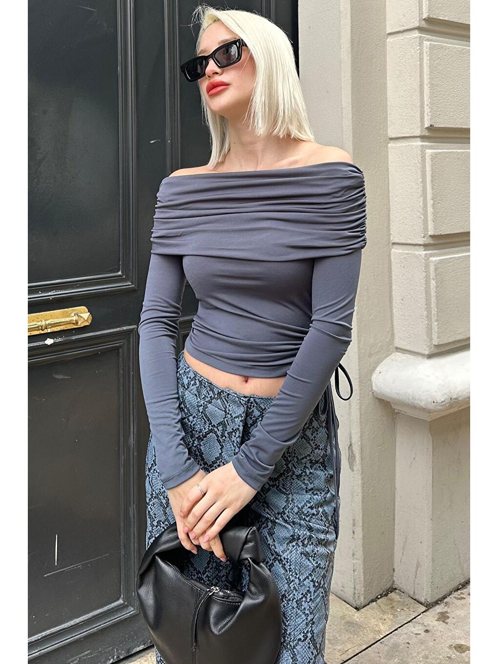 Gri Füme Büzgülü Kayık Yaka Kadın Bodysuit Mg2250