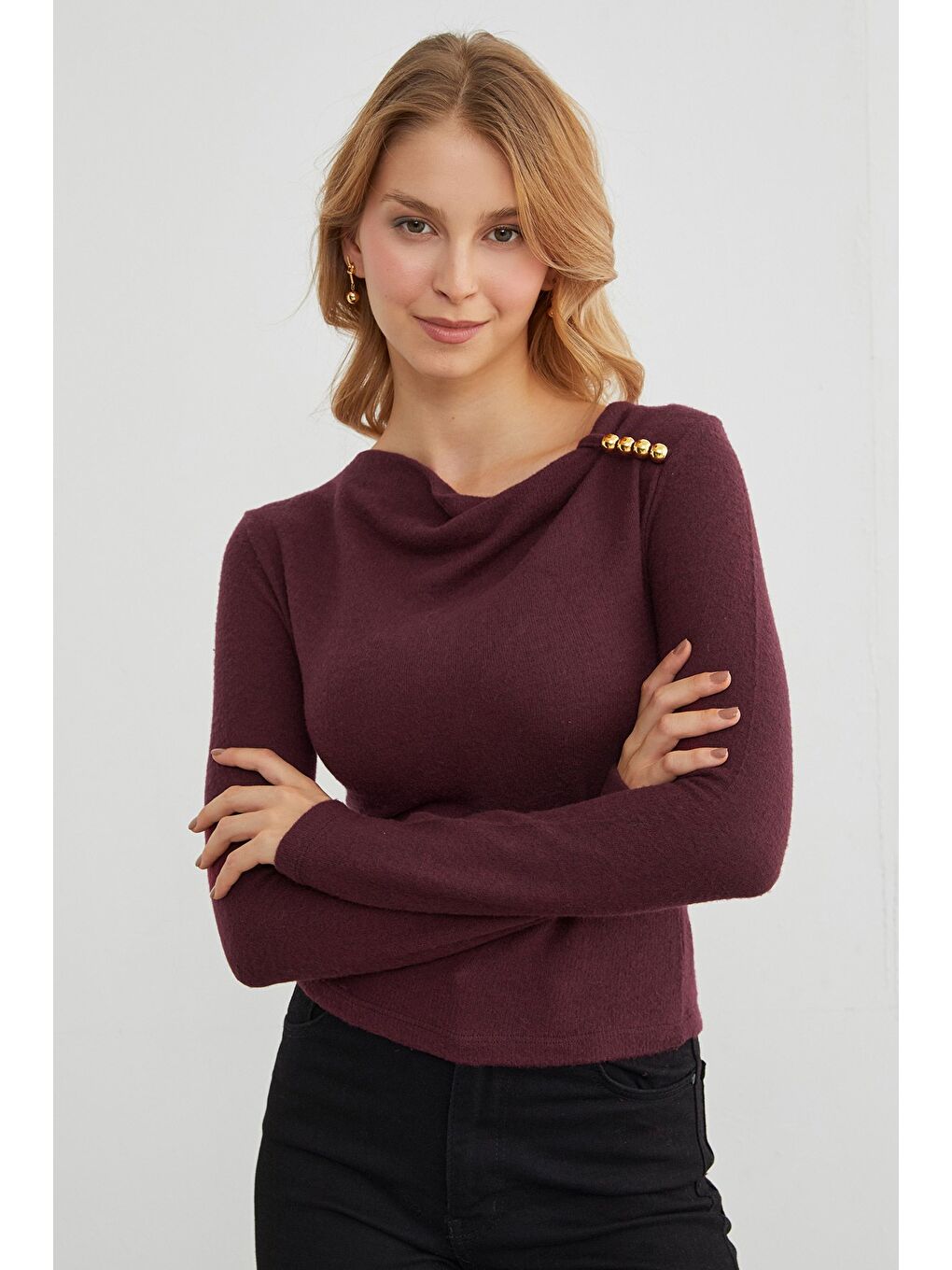 Bordo Omuz Aksesuarlı Degaje Yaka Bluz-1