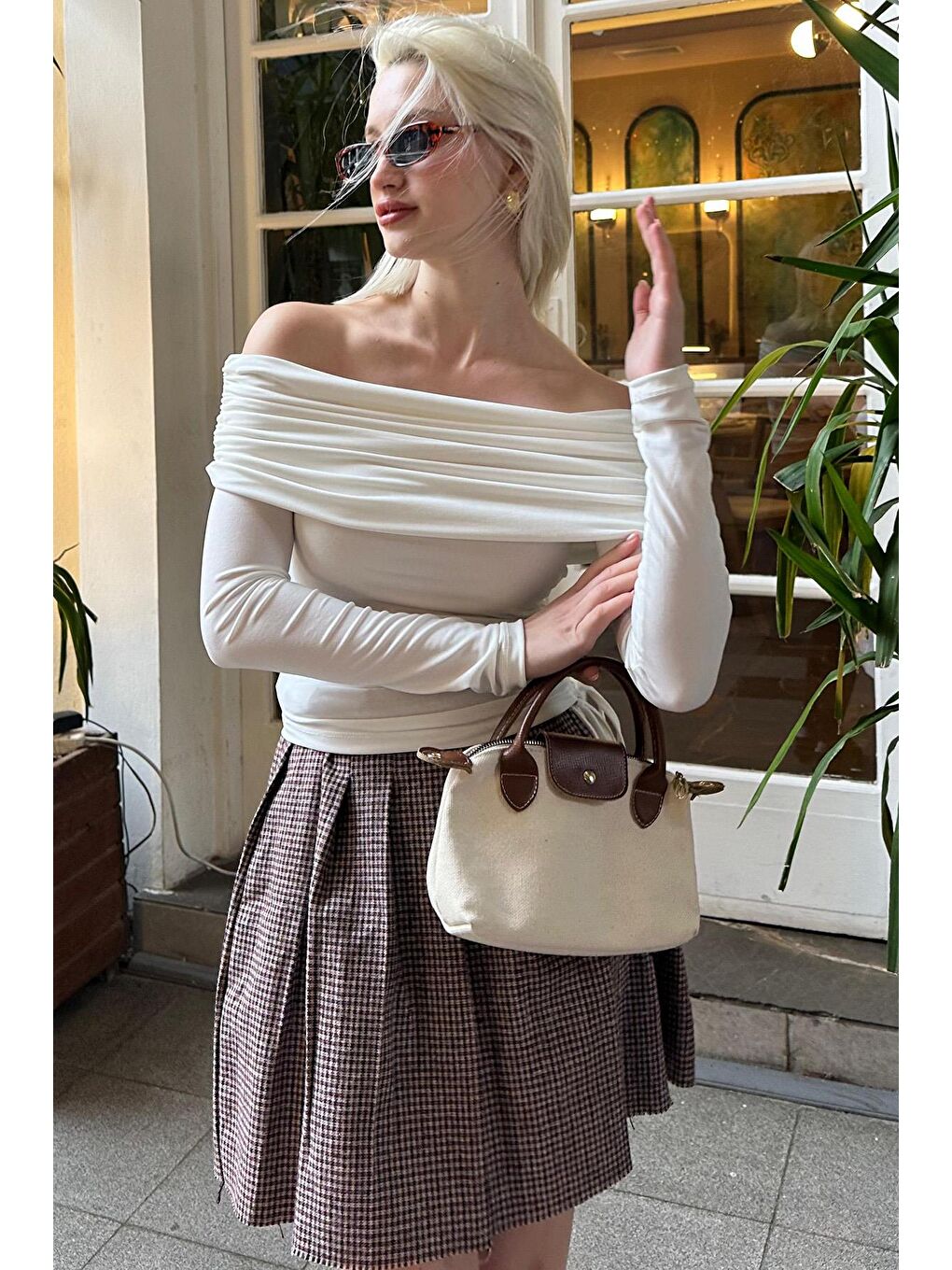 Beyaz Büzgülü Kayık Yaka Kadın Bodysuit Mg2250