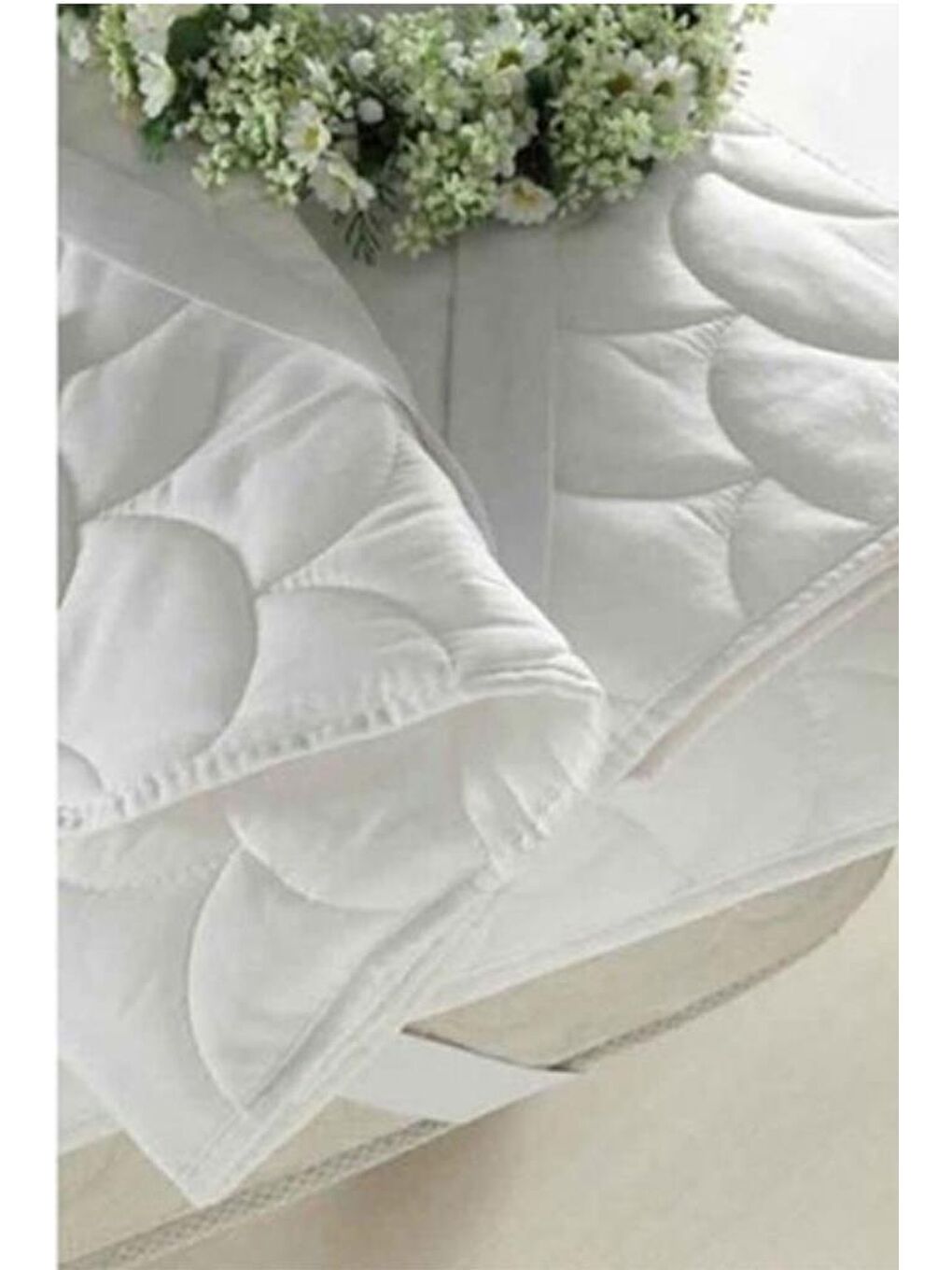 Beyaz Kapitoneli Sıvı Geçirmez Ped 120x200 Cm Tek Kişilik Alez-1