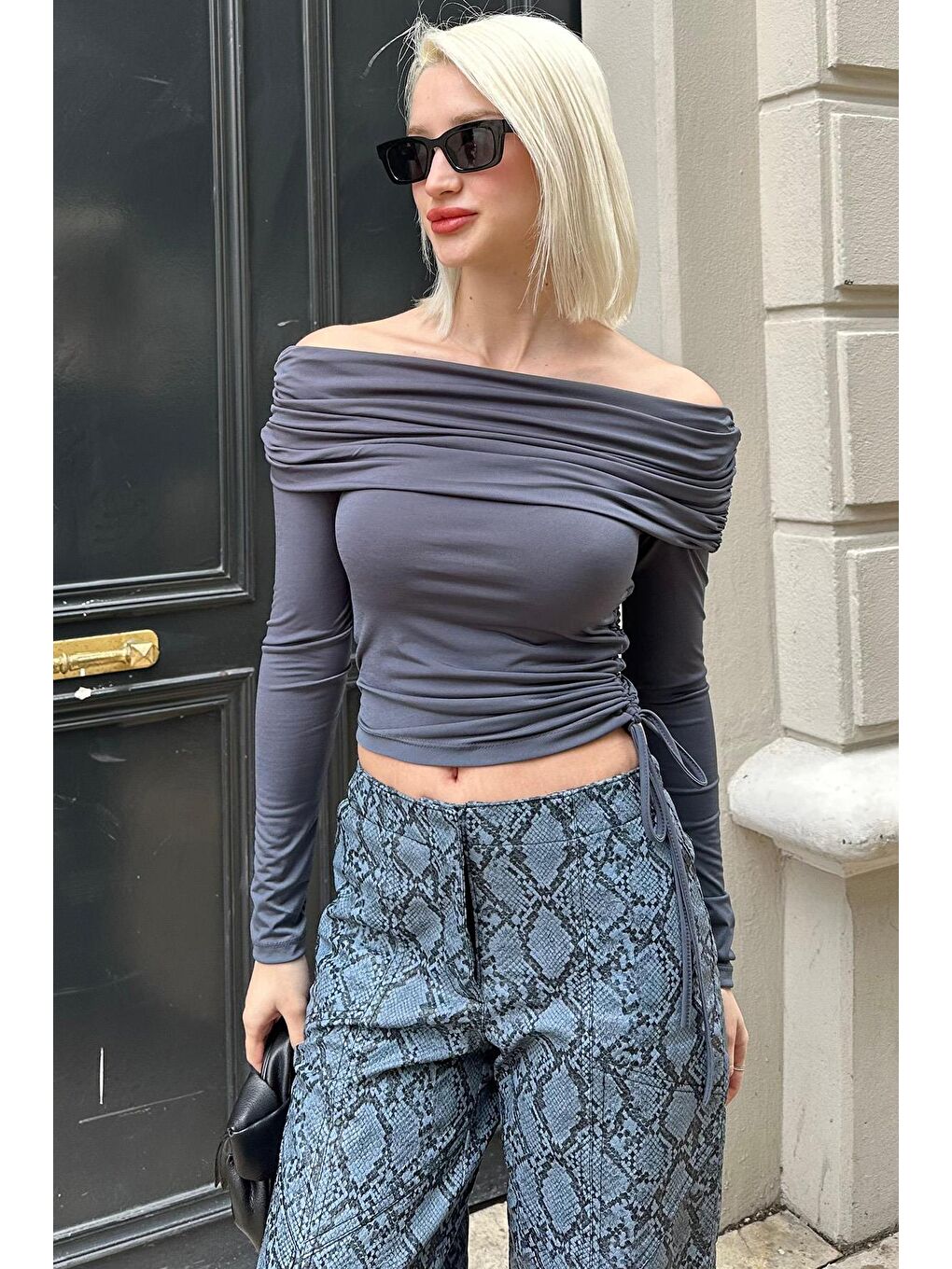 Gri Füme Büzgülü Kayık Yaka Kadın Bodysuit Mg2250-2