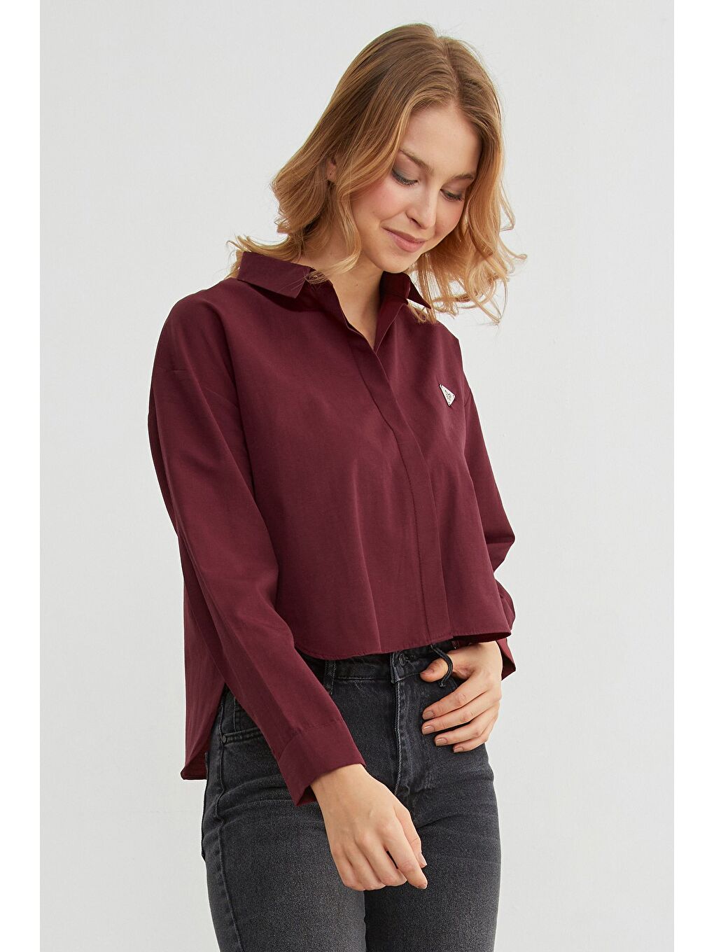 Bordo Kelebek Aksesuarlı Crop Gömlek-4