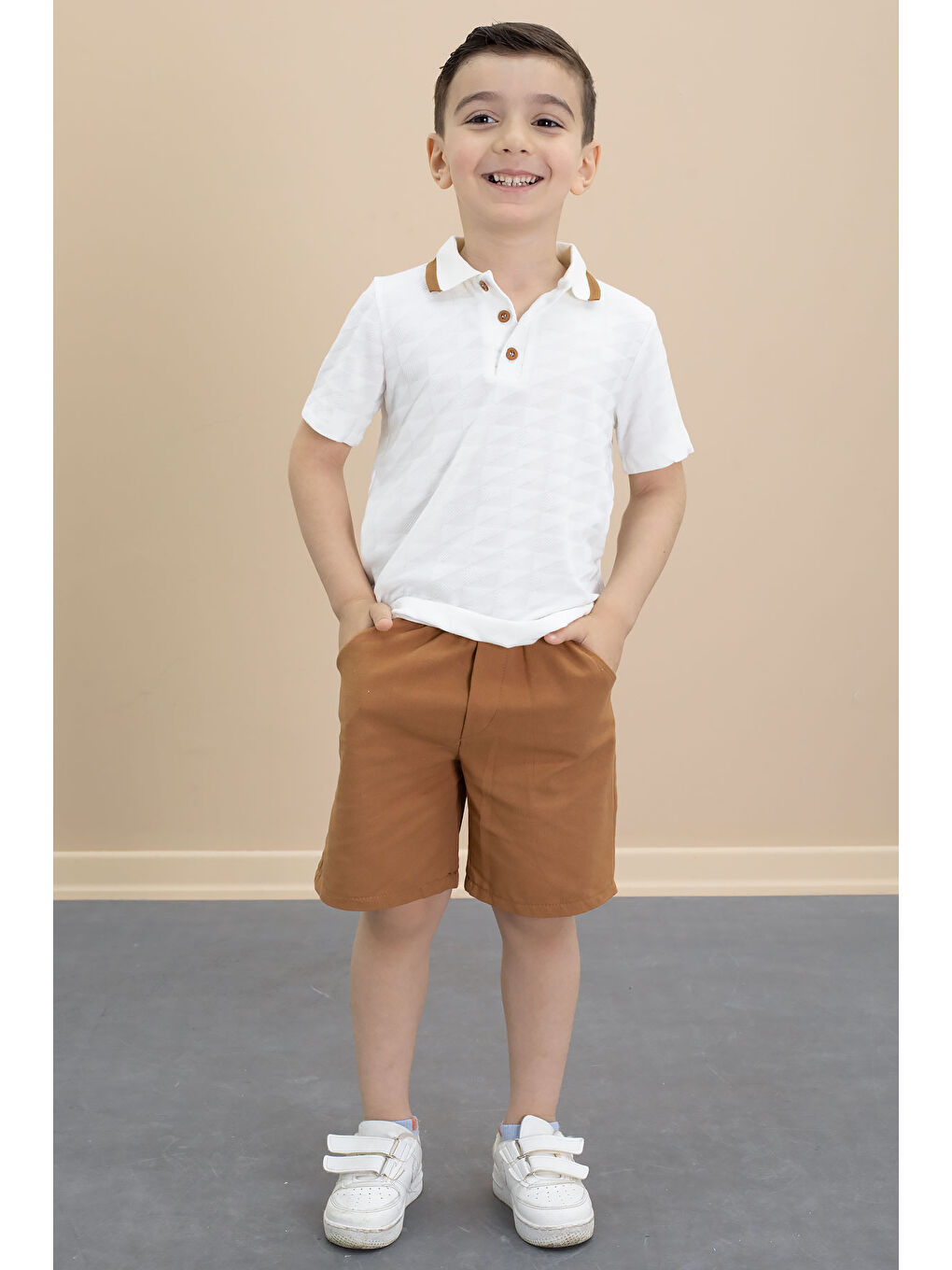 Kahverengi Taba Polo Yaka Düğmeli Tişörtlü Erkek Çocuk Şortlu 2li Takım 21106-2