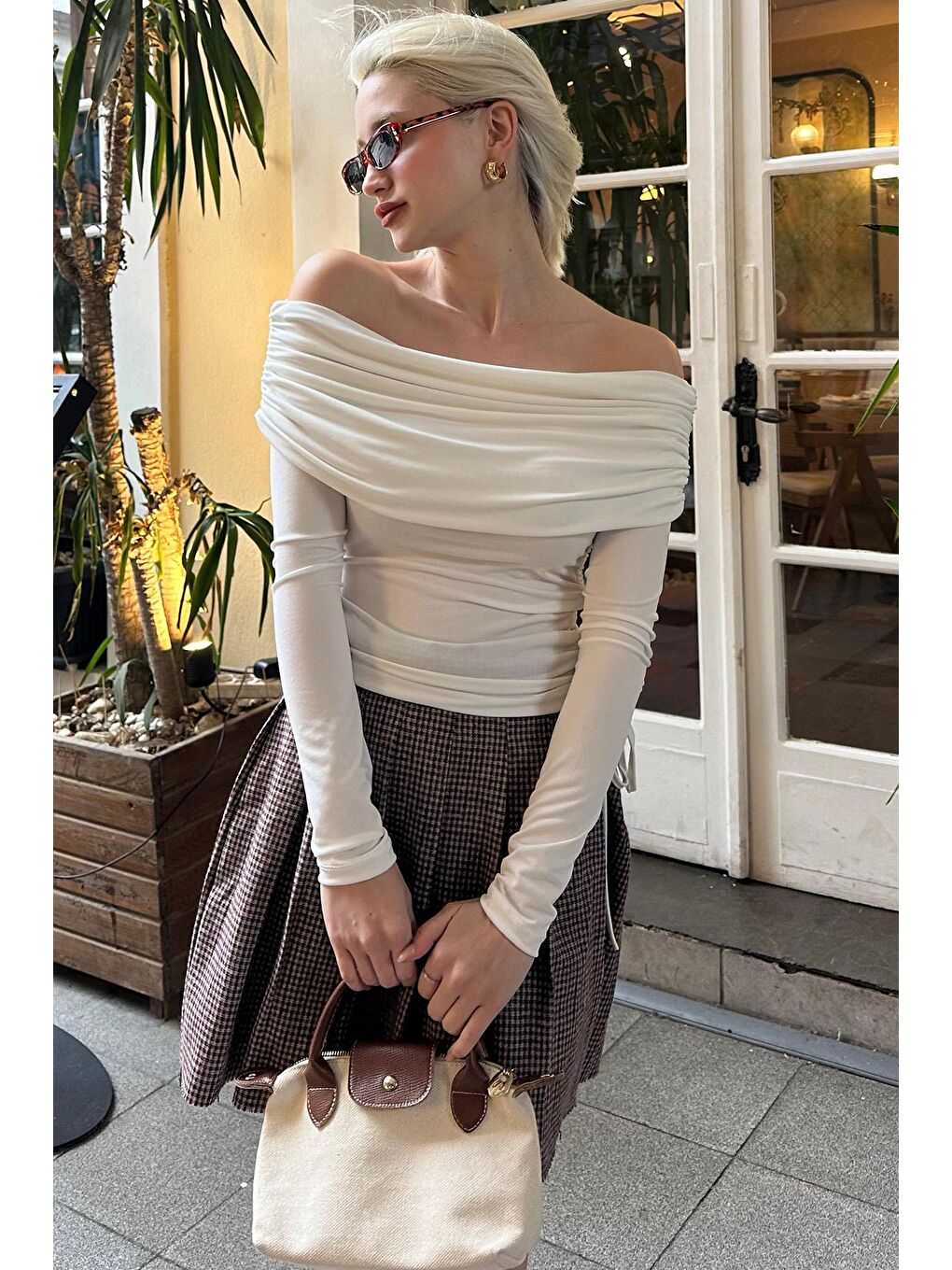 Beyaz Büzgülü Kayık Yaka Kadın Bodysuit Mg2250-1