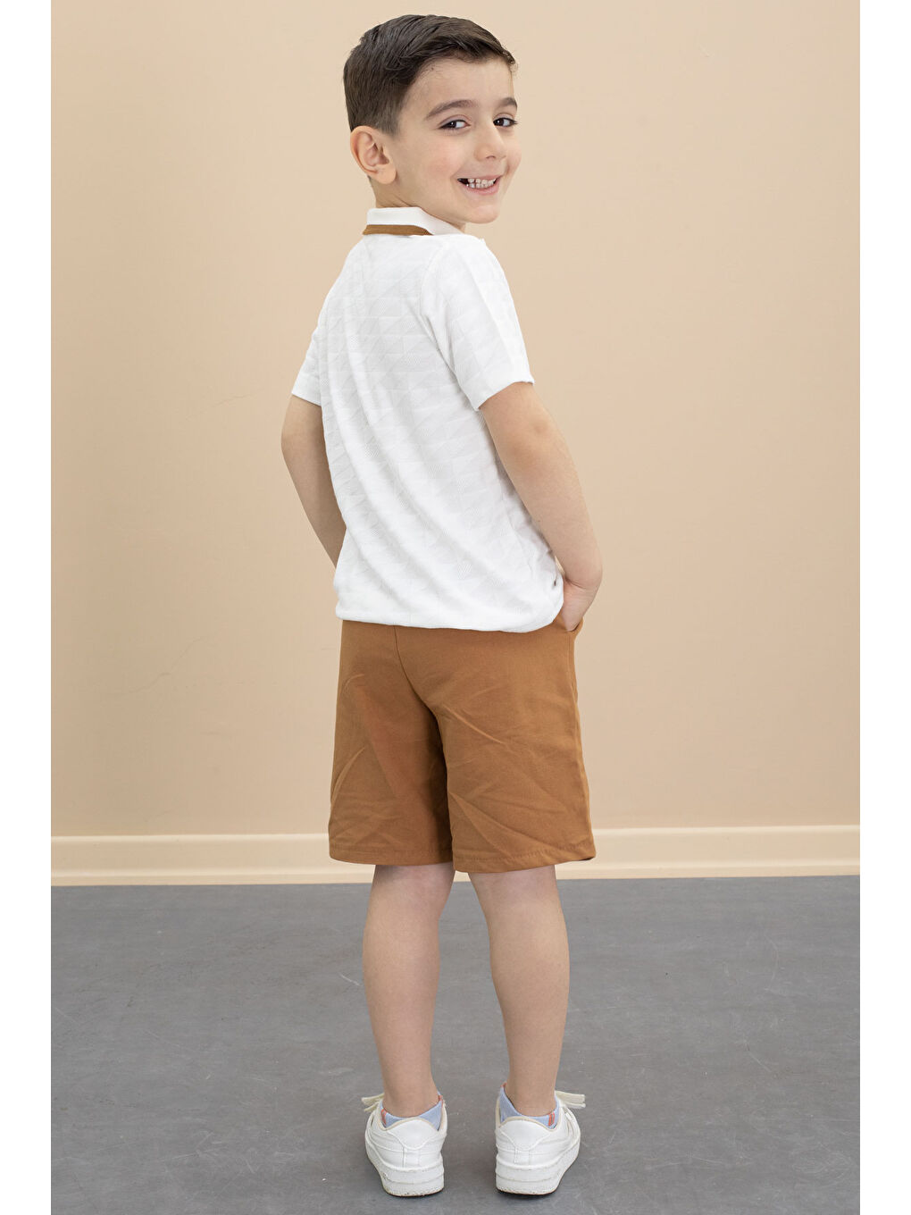 Kahverengi Taba Polo Yaka Düğmeli Tişörtlü Erkek Çocuk Şortlu 2li Takım 21106-4
