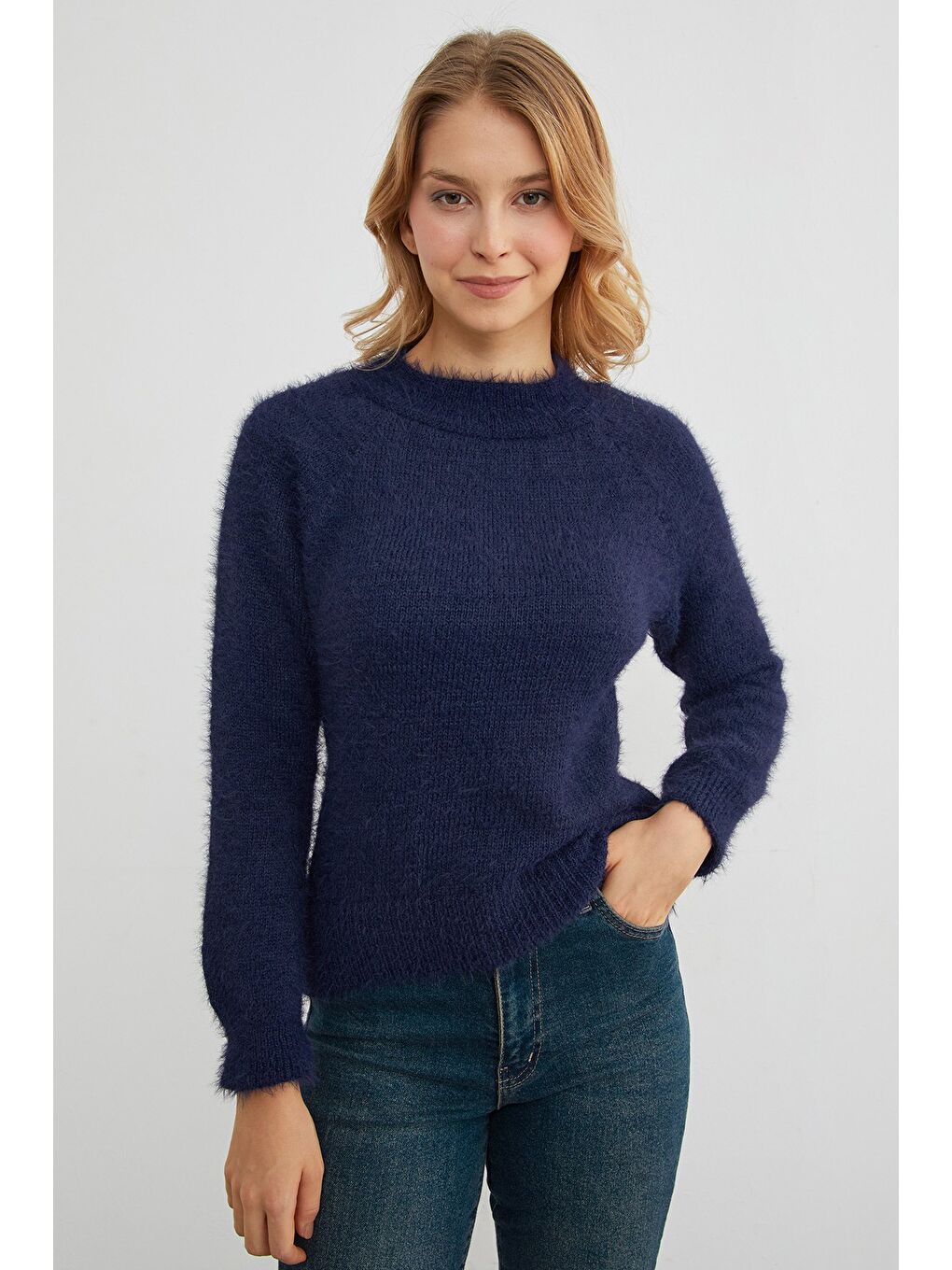 Lacivert Dik Yaka Sakallı Kazak-2