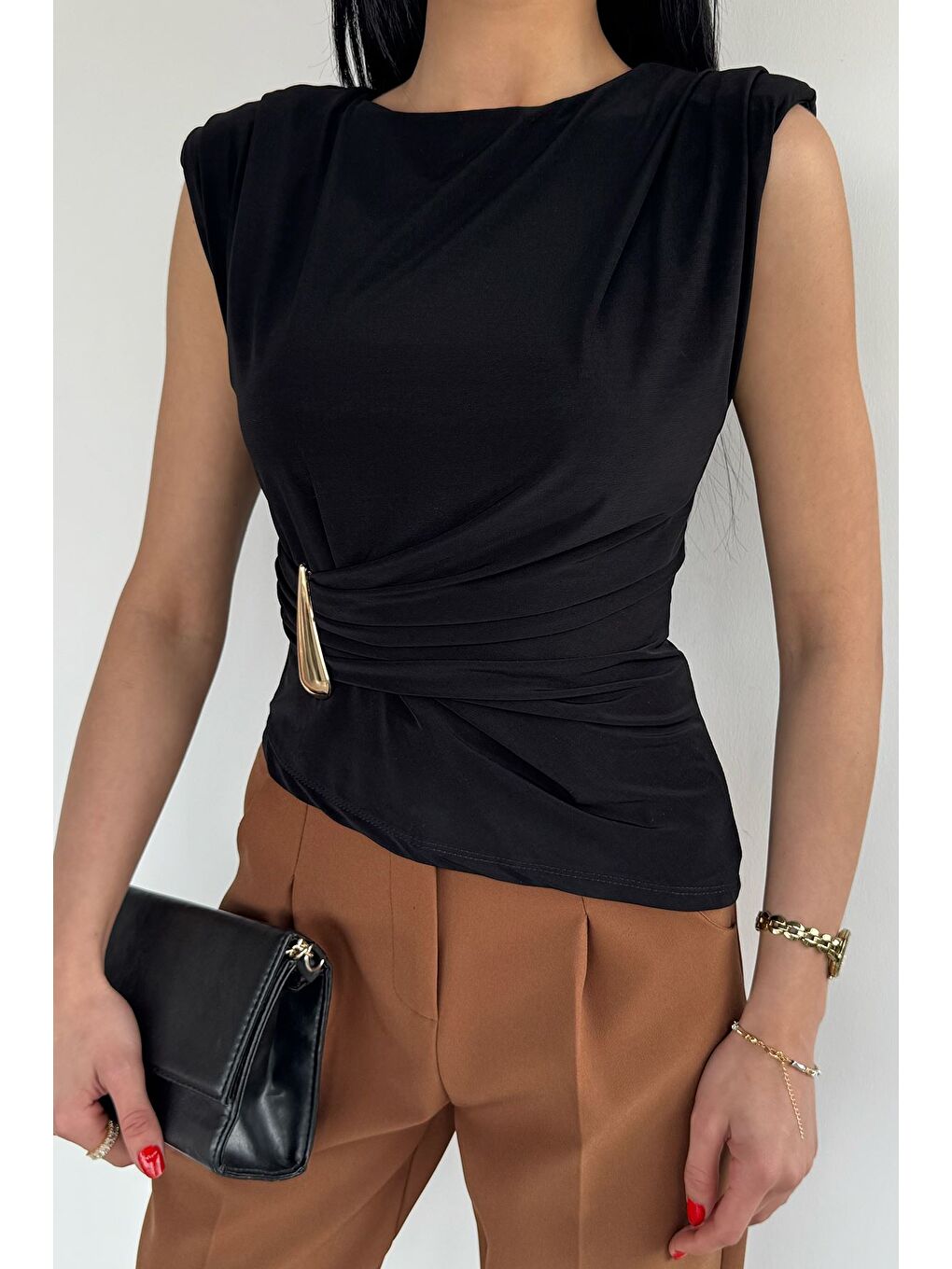 Siyah Kadın Vatkalı Sıfır Kol Bluz-2