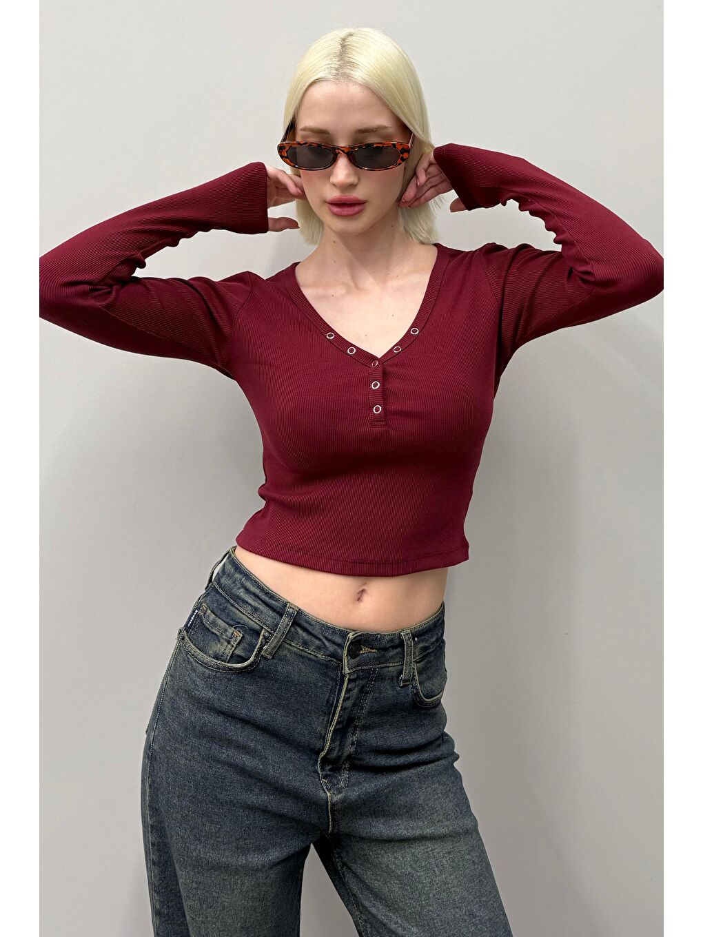 Bordo V Yaka Uzun Kollu Düğme Detaylı Kaşkorse Bodysuit Mg2194