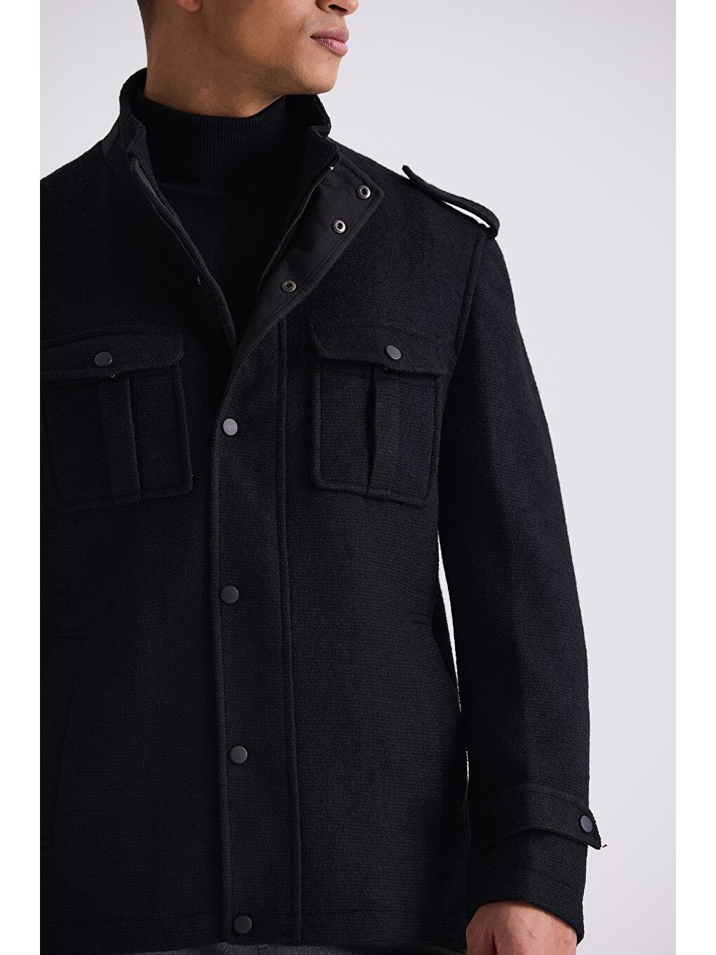 Siyah Slim Fit Hakim Yaka Apoletli Desenli Spor Kaşe Kaban-2