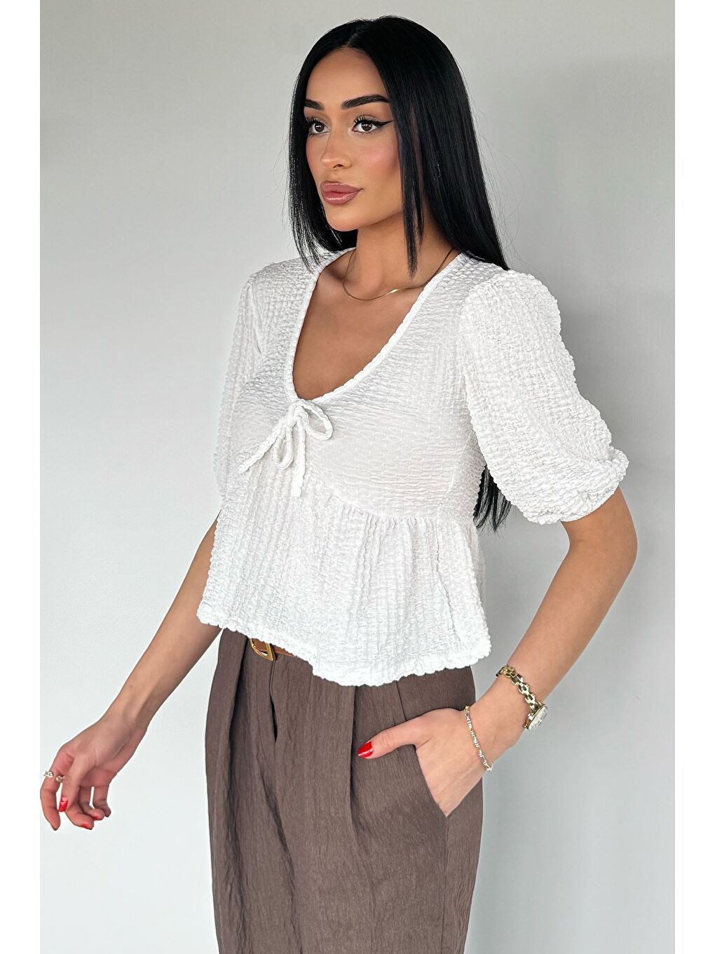 Ekru Kadın V Yaka Kısa Kol Bluz