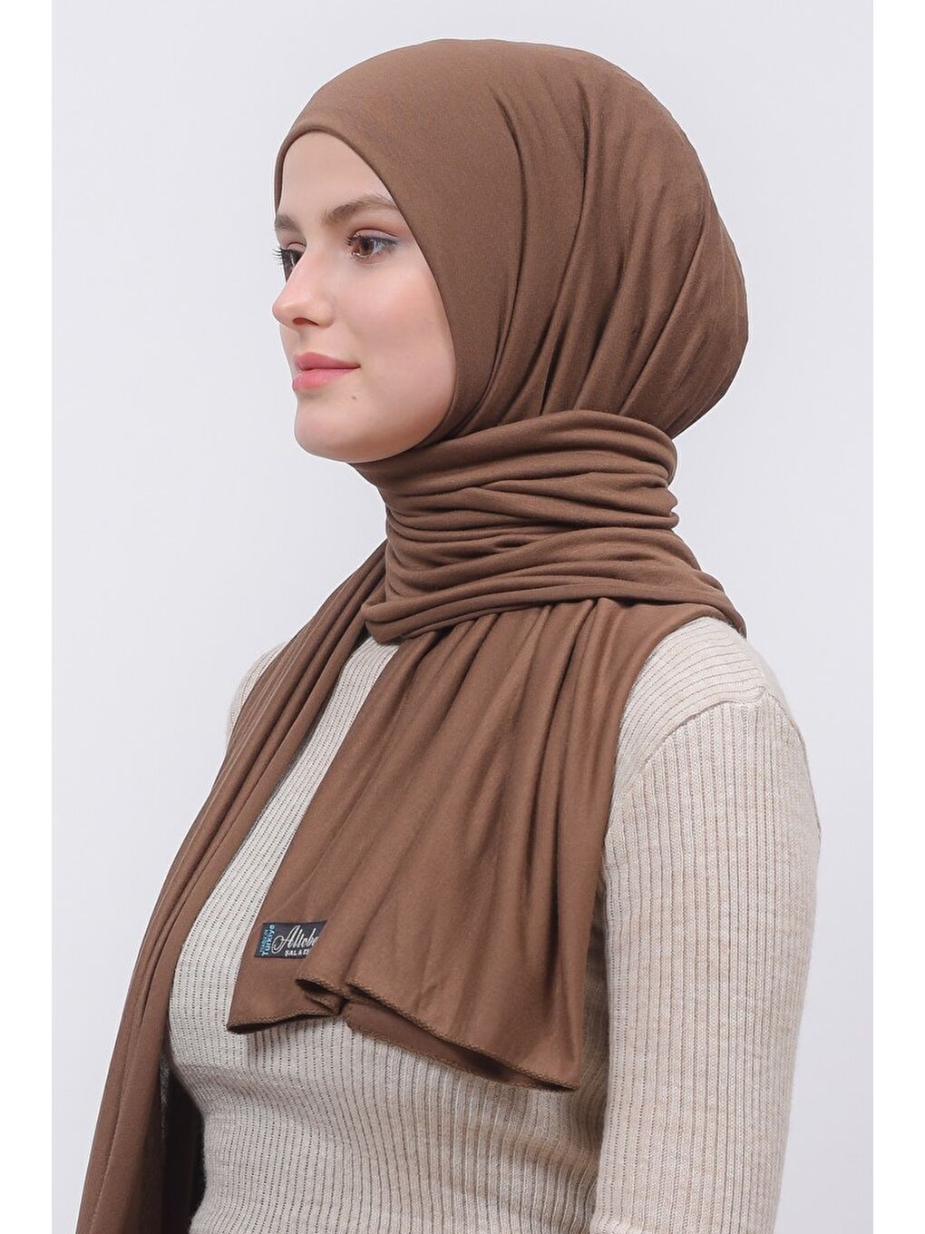 Kahverengi Tesettür Düz Penye Şal-3