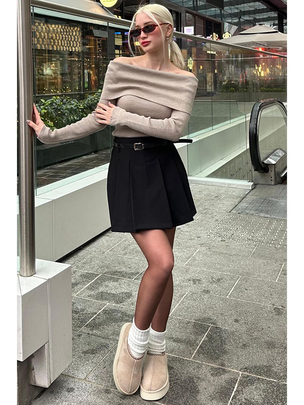 Siyah Önü Pileli Kemerli Kadın Şort Etek Mg2299-3